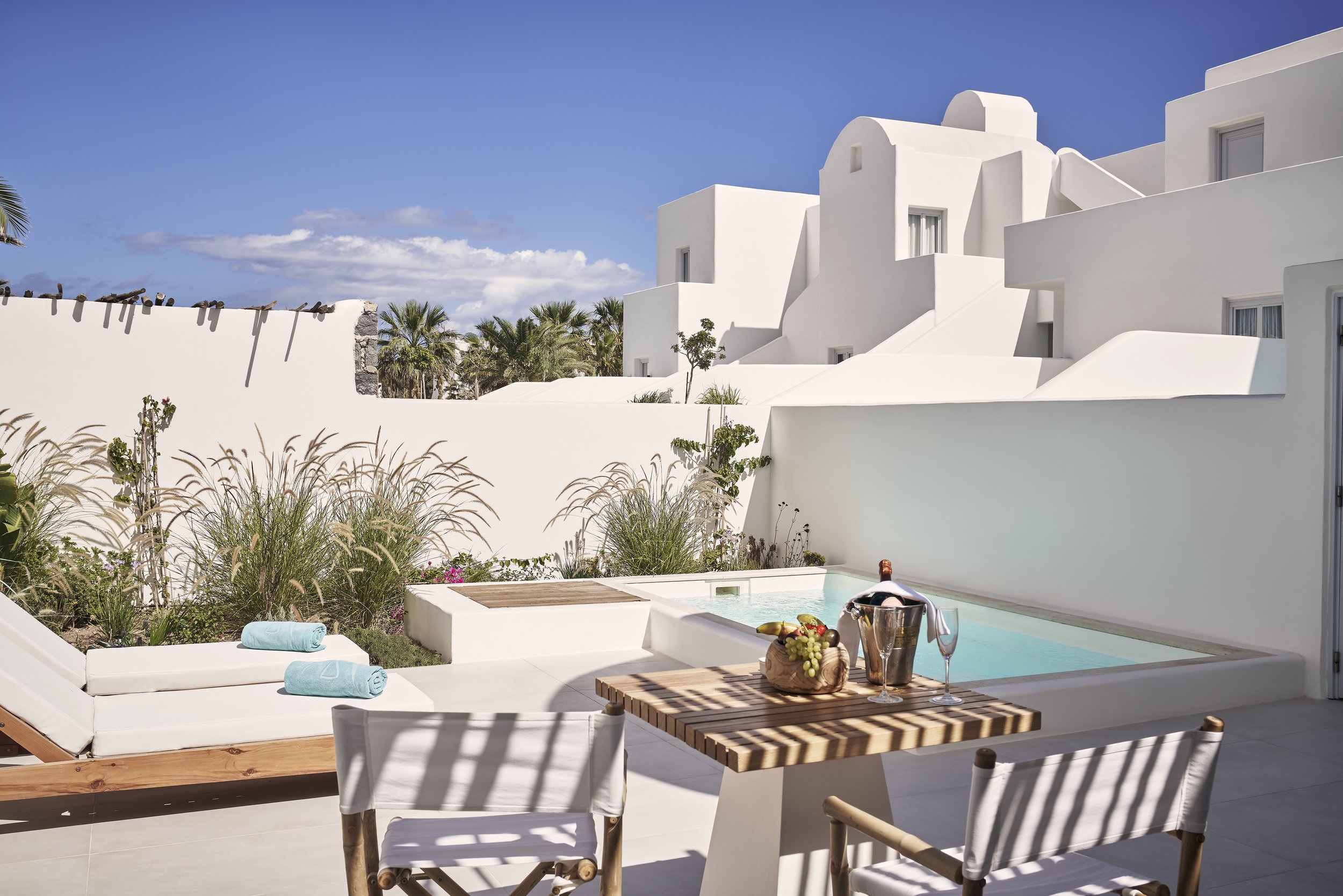NIKKI BEACH OFFERS THE PERFECT GREEK ISLAND ESCAPE