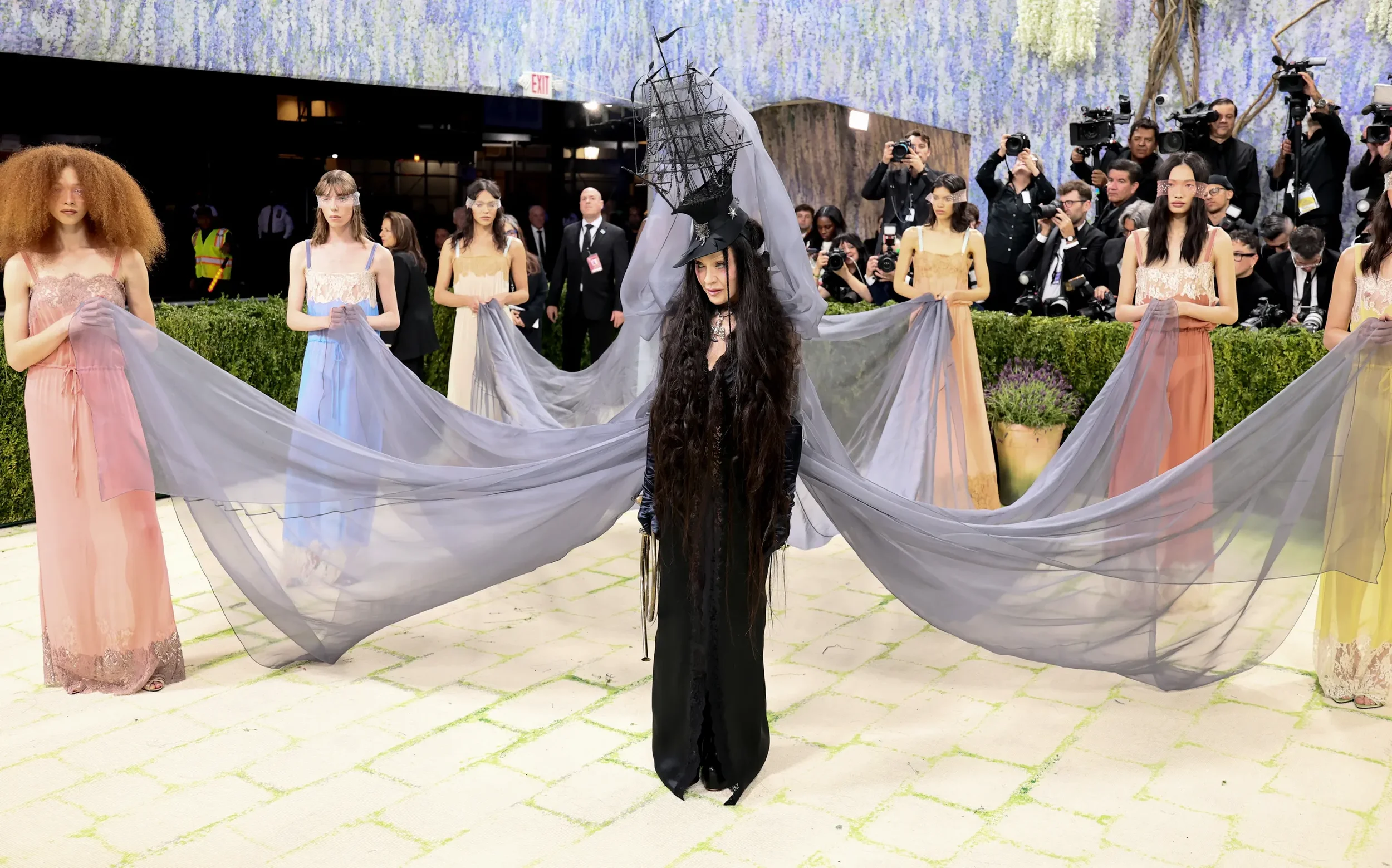 IS FASHION ONLY ART IF IT REFERENCES ANOTHER MEDIUM?