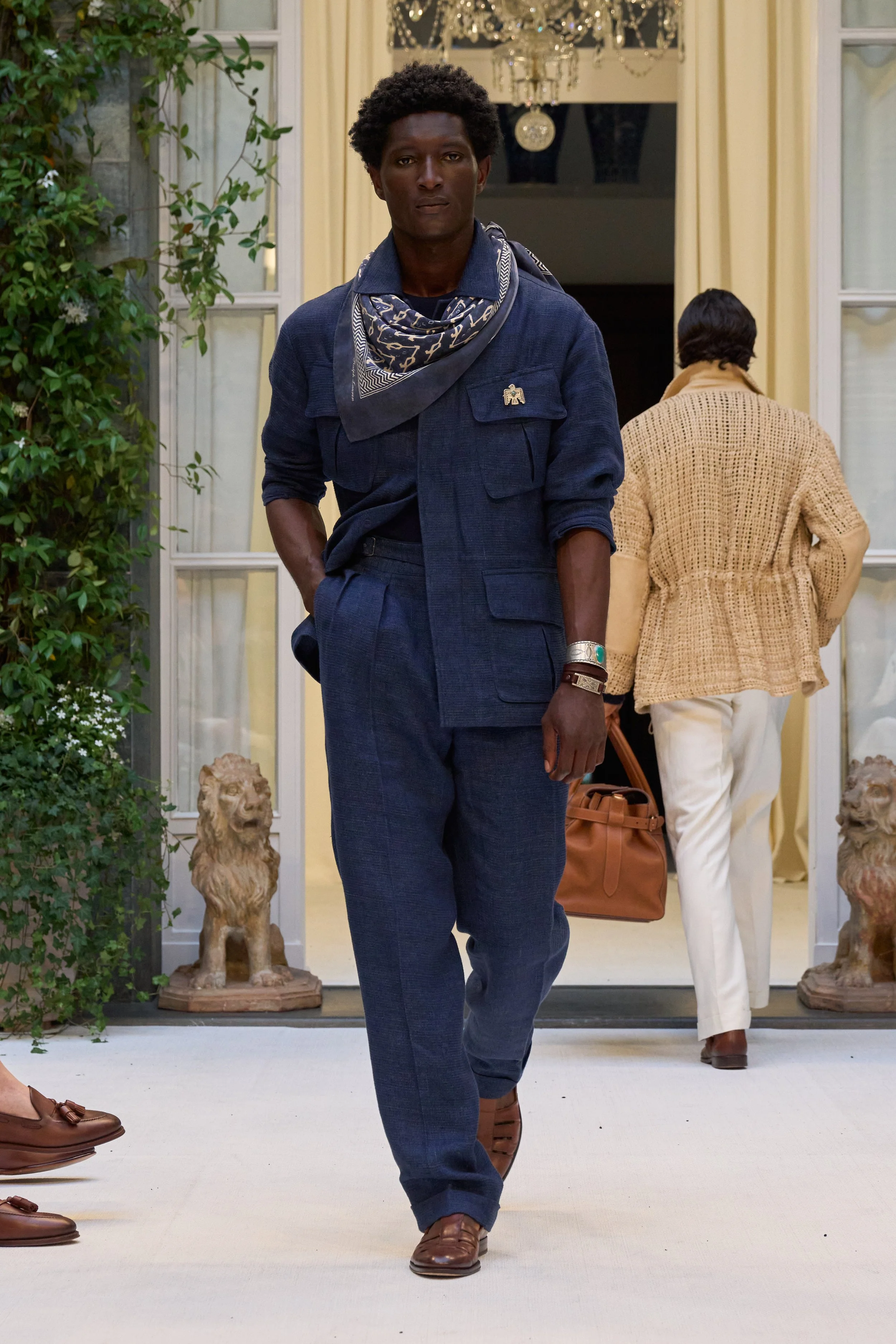 Look_12.jpg