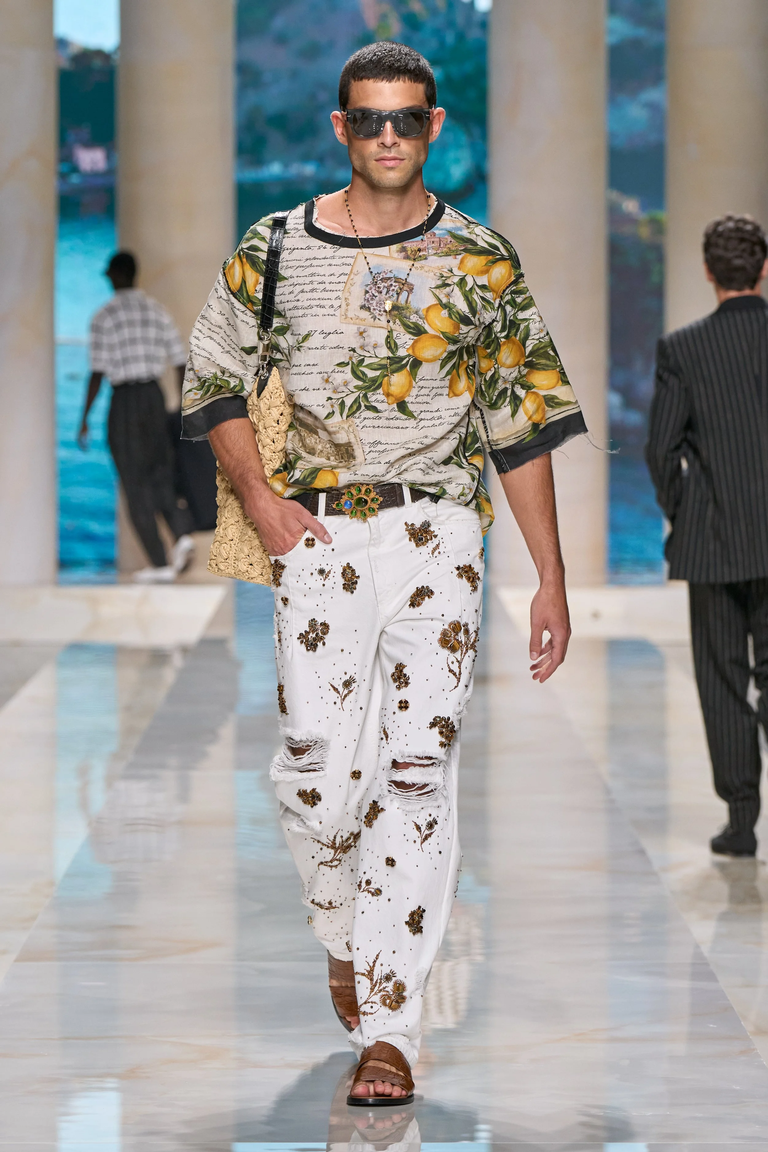 DG-SFILATA-UOMO-SPRING-SUMMER-2027-RUNWAY_LOOK_18.jpg