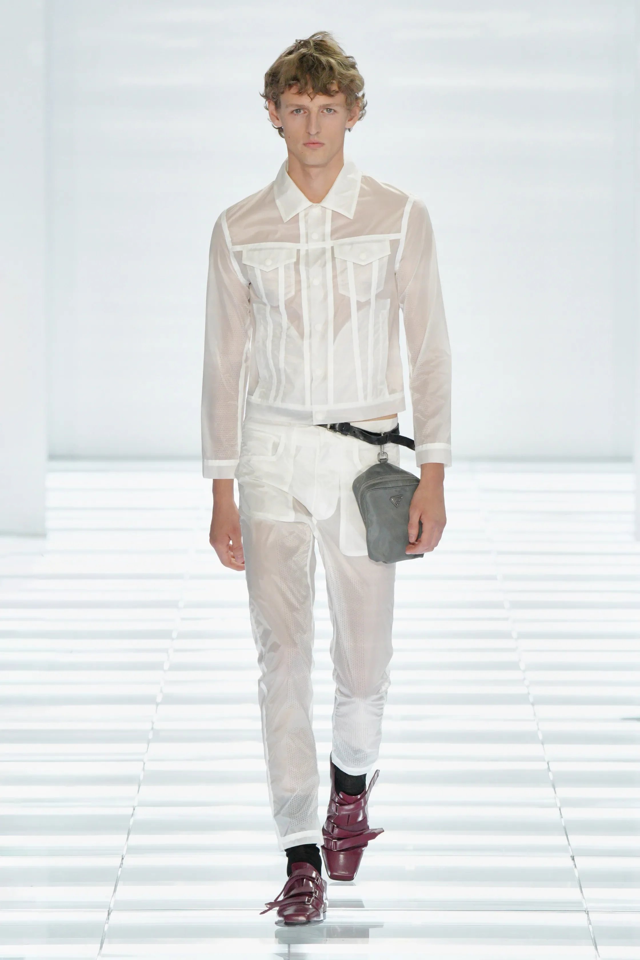 00030-prada-spring-2027-menswear-credit-gorunway.jpg.webp