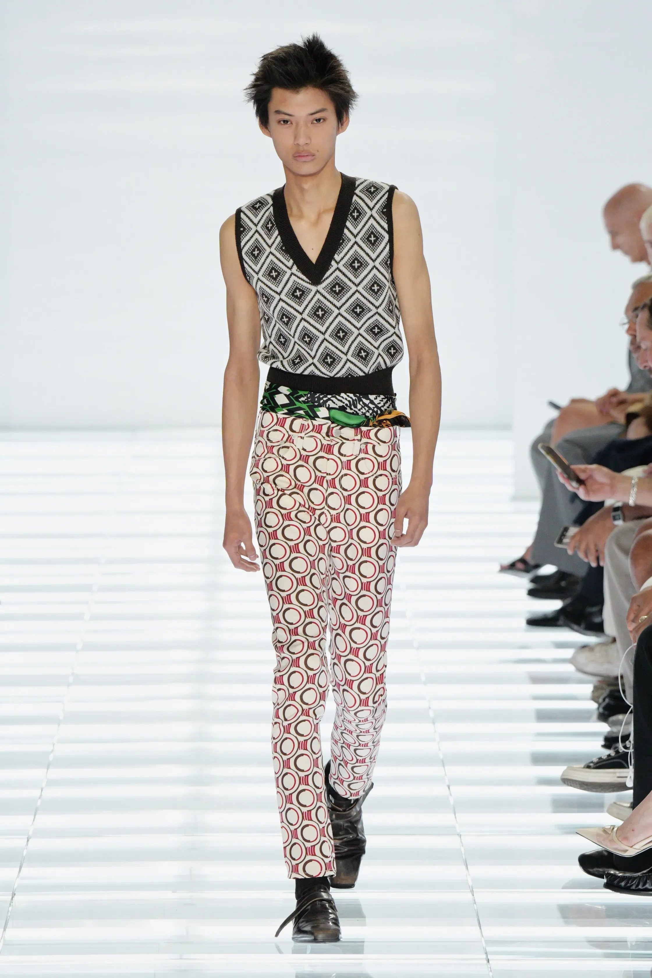 00039-prada-spring-2027-menswear-credit-gorunway.jpg.webp
