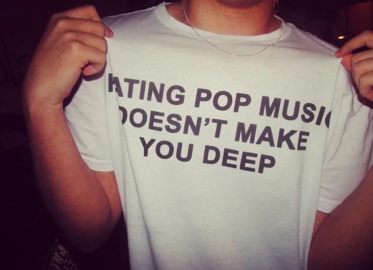 POP IS SO BACK! BETWEEN SELF-INDULGENCE AND RESISTANCE