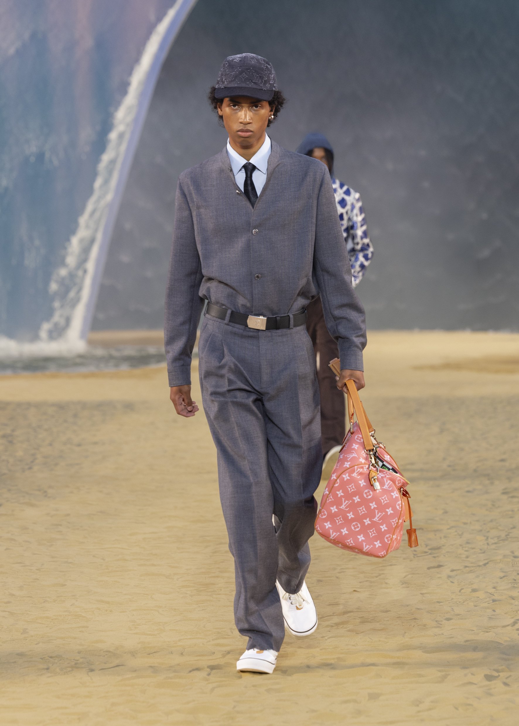 LOUIS-VUITTON-MENrsquoS-SPRING-SUMMER-2027-LOOK-8.jpg