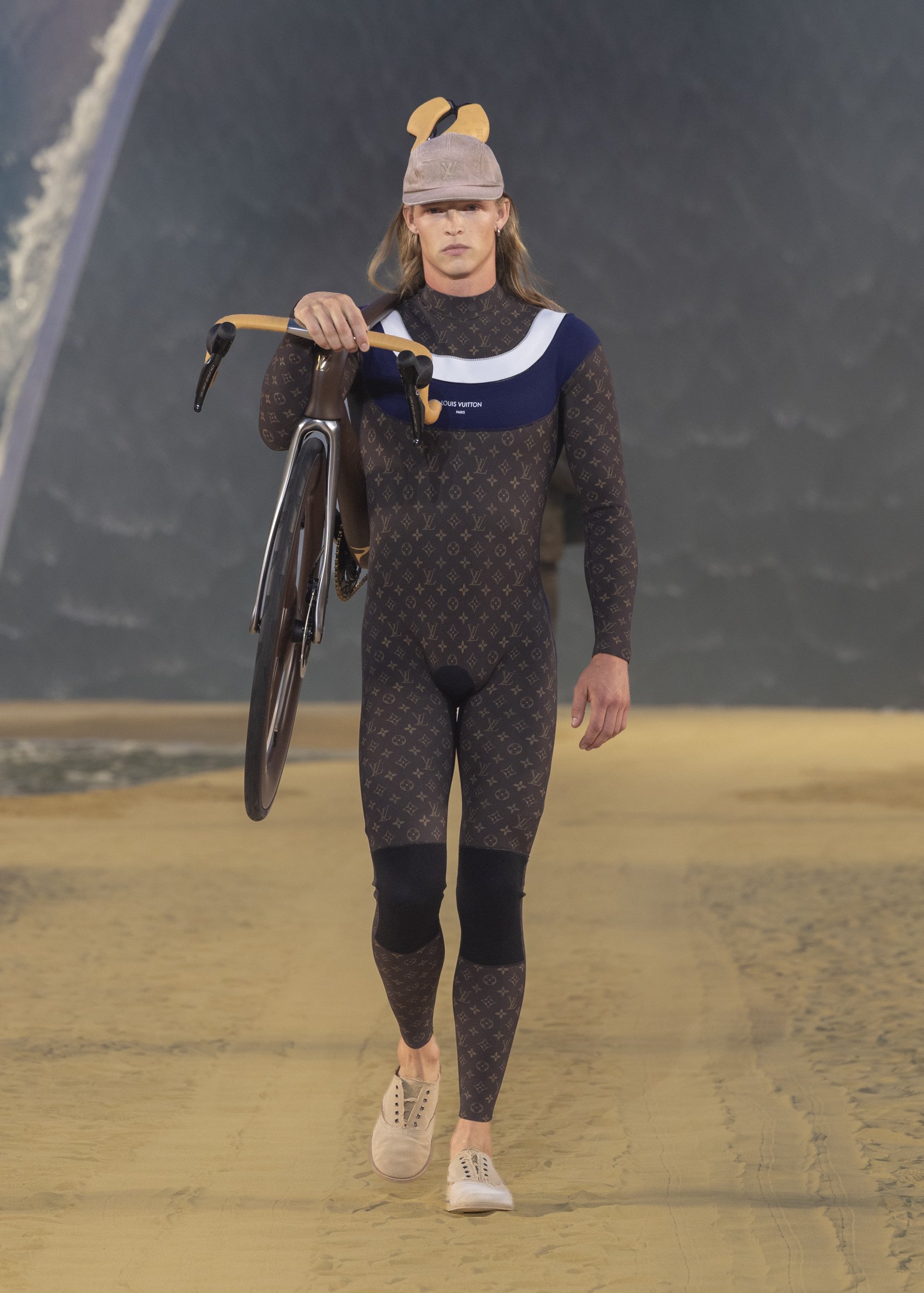 LOUIS-VUITTON-MENrsquoS-SPRING-SUMMER-2027-LOOK-75.jpg