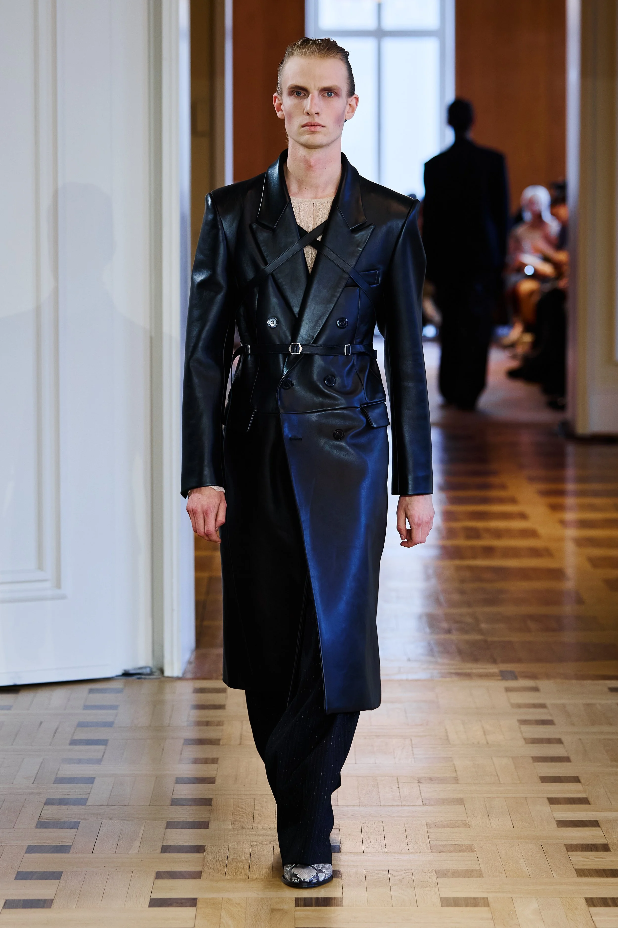 JohnLawrenceSullivan_SS27_Runway23_by_Finnegan-Koichi-Godenschweger_for_BFW_2x3.jpg