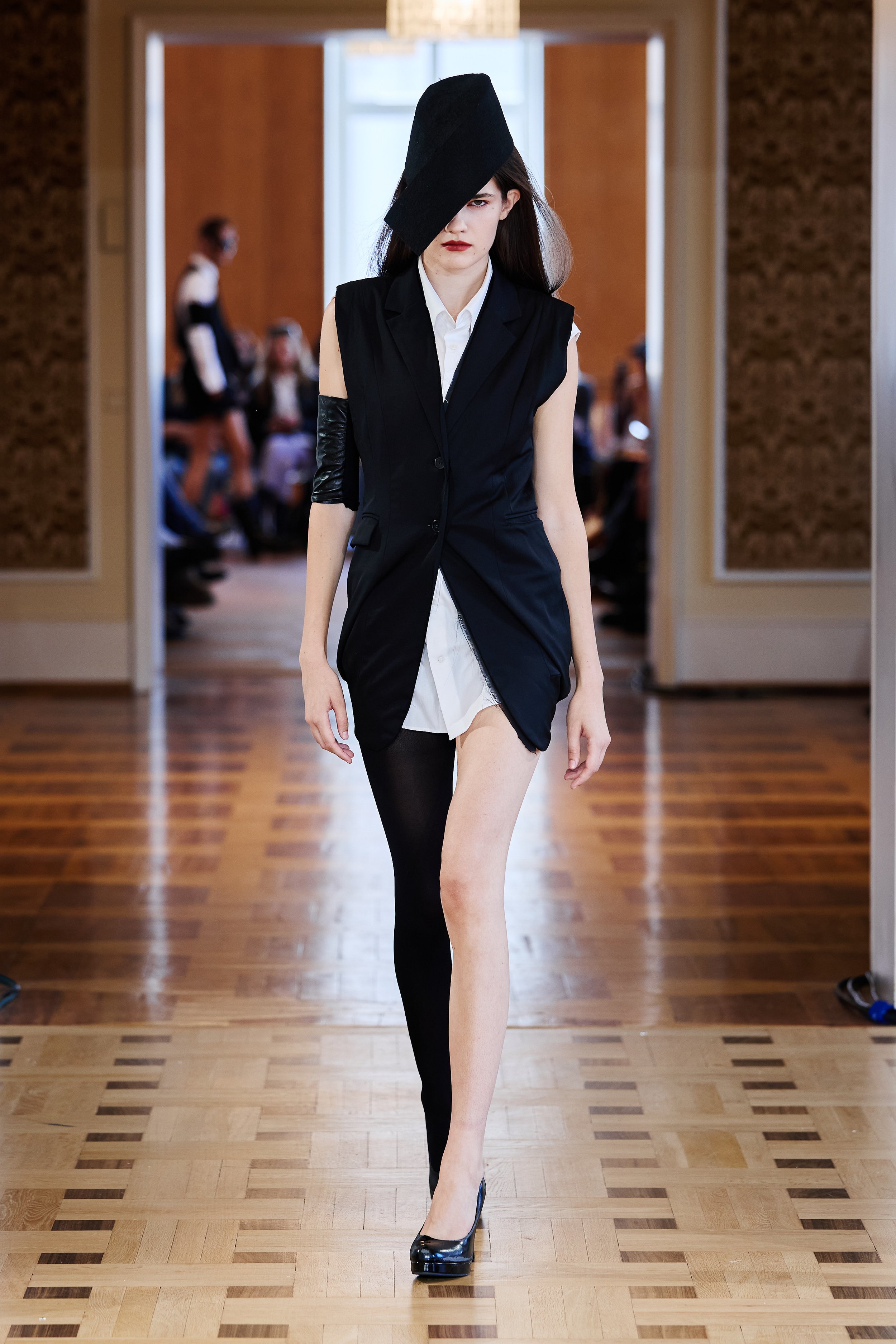 MartinQuad_SS27_Runway21_by_Finnegan-Koichi-Godenschweger_for_BFW_2x3.jpg