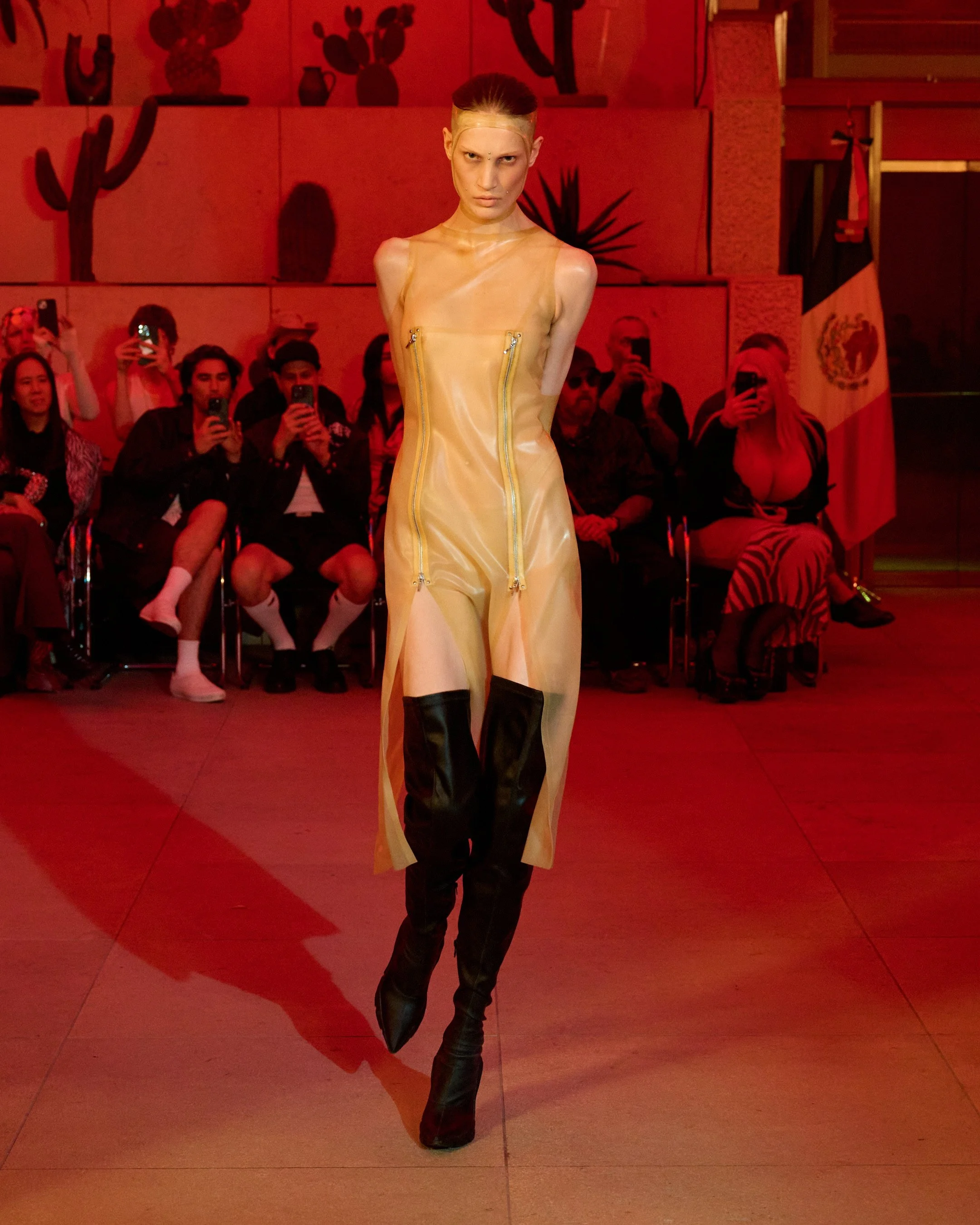 Barragán_SS27_Look015_by_James Cochrane_for_BFW_SOCIAL.jpg