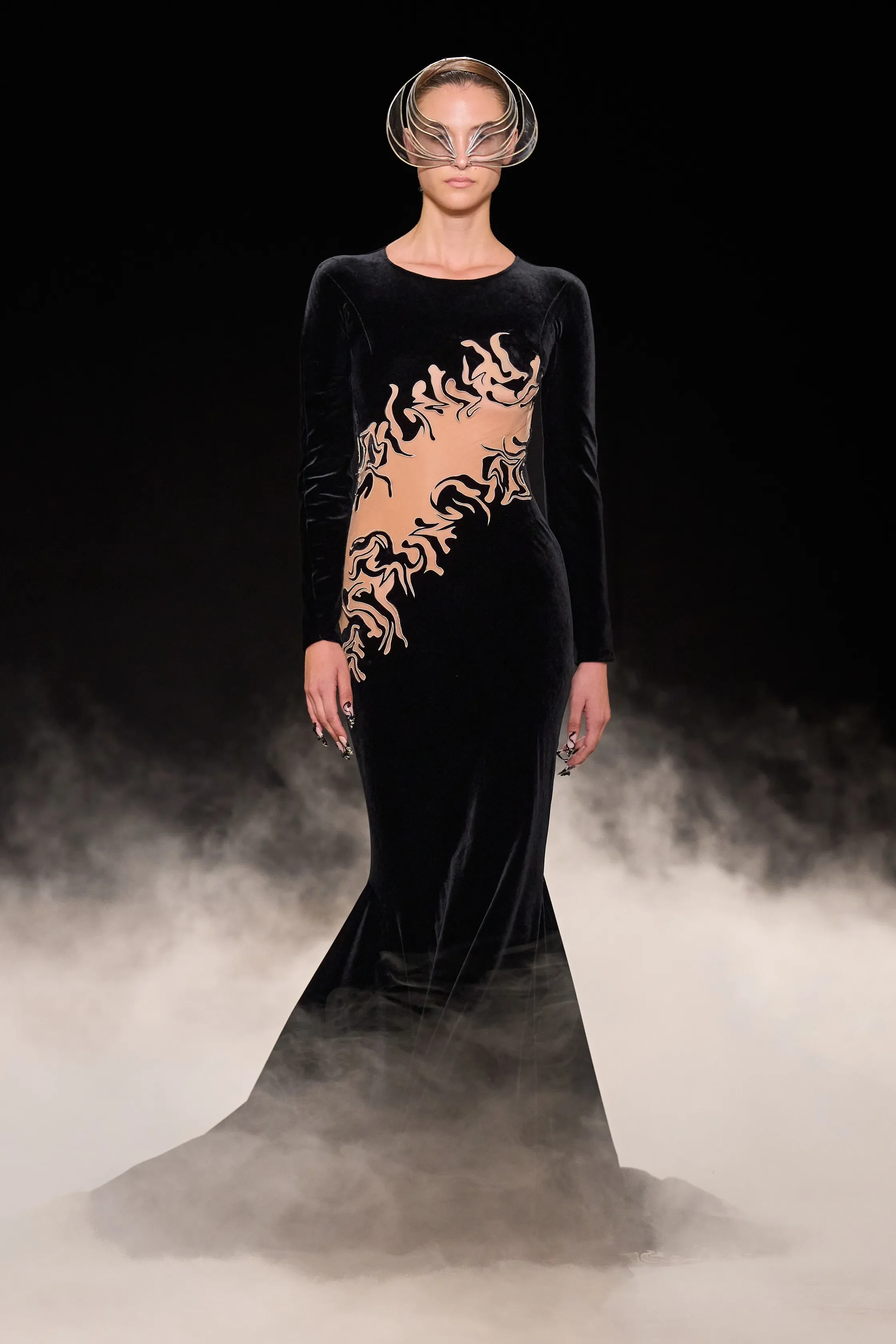 00013-iris-van-herpen-fall-2026-couture-credit-gorunway.jpg.webp