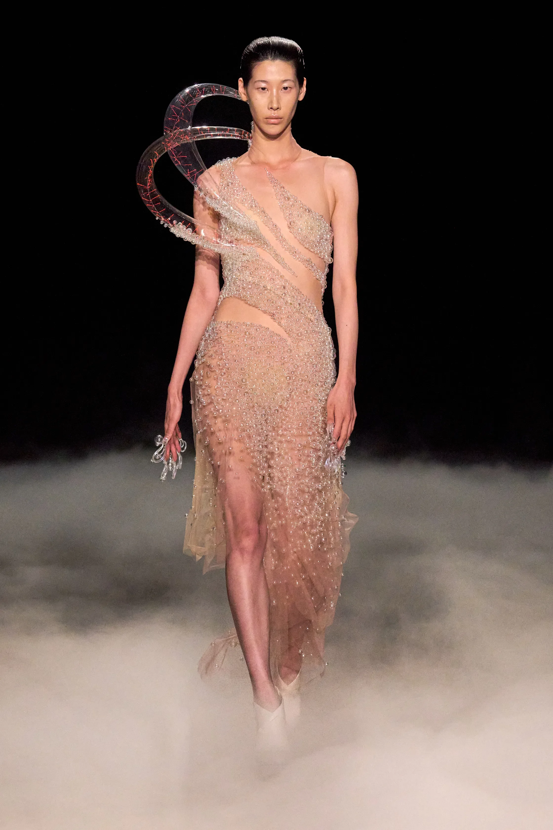 00017-iris-van-herpen-fall-2026-couture-credit-gorunway.jpg.webp