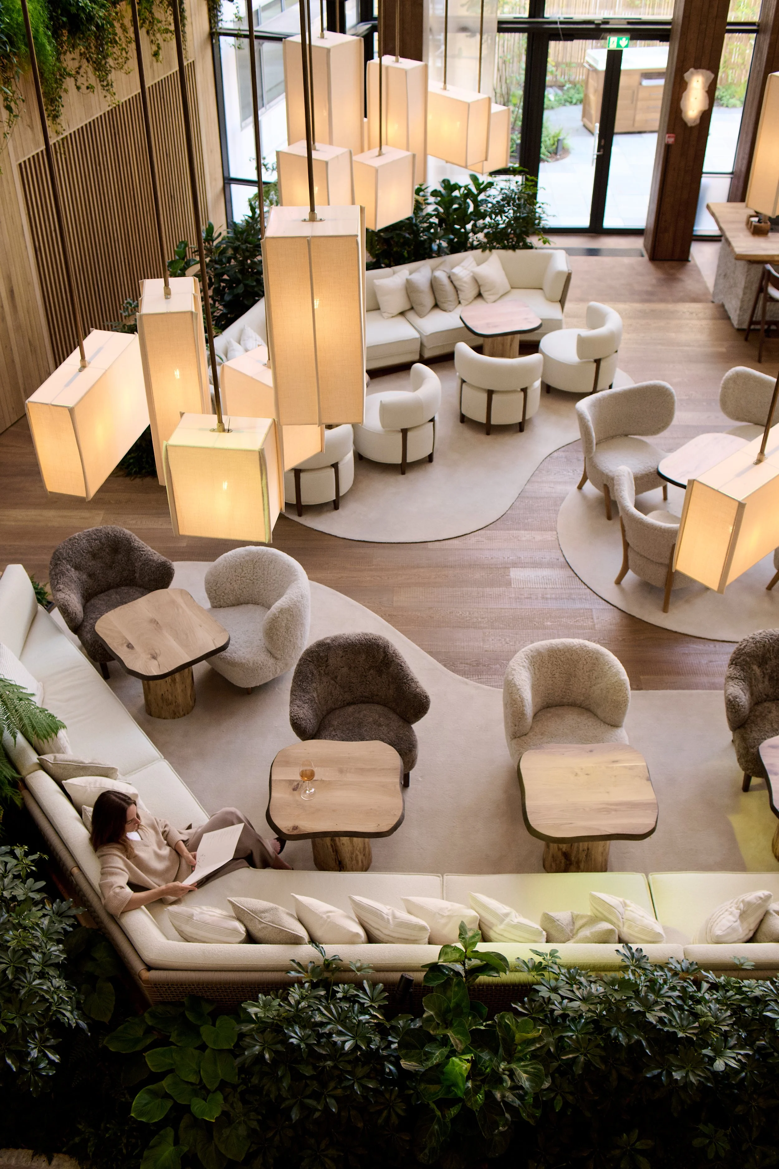 1CH_High Lobby_Image Credit_Mikkel Vang.jpg