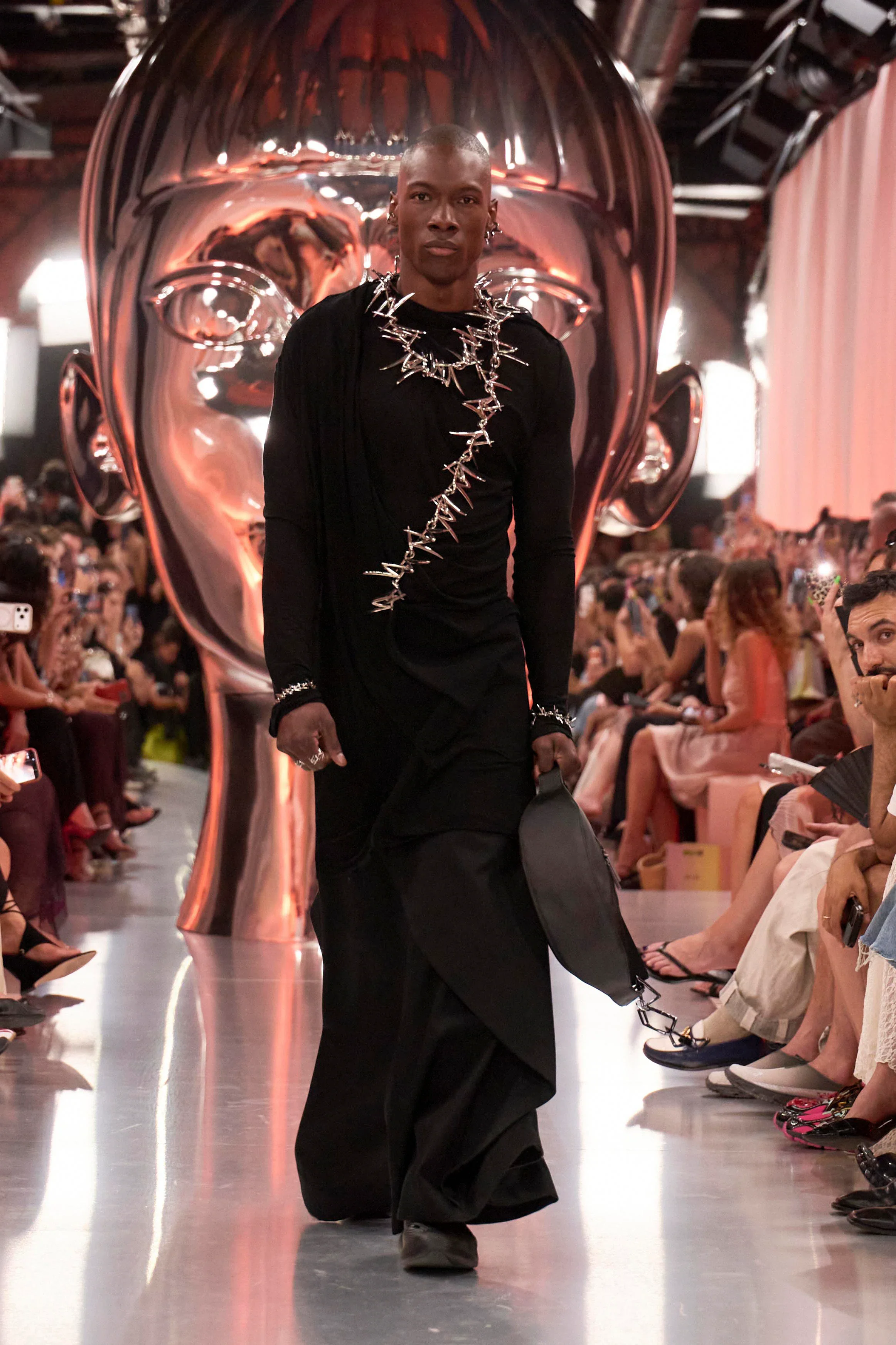 06_CUPRA-challenges-the-codes-of-design-with-MAM-at-Paris-Fashion-Week__HQ.webp