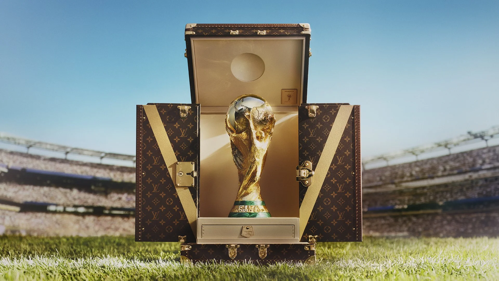 LOUIS_VUITTON_x_FIFA_WORLD_CUP_2026_TROPHY_TRUNK_H.jpg
