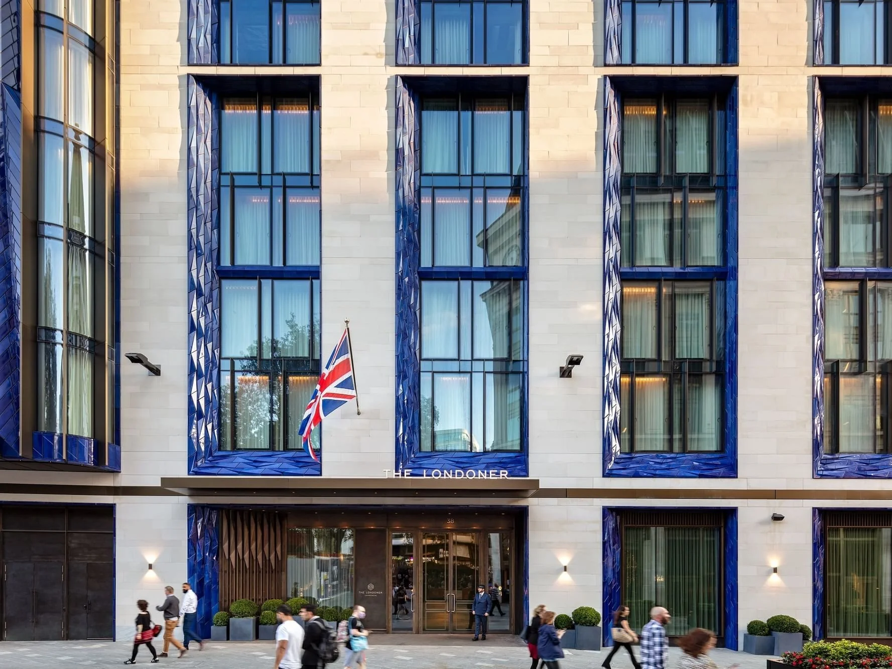 THE LONDONER: A SUPER BOUTIQUE STAY IN THE HEART OF THE WEST END