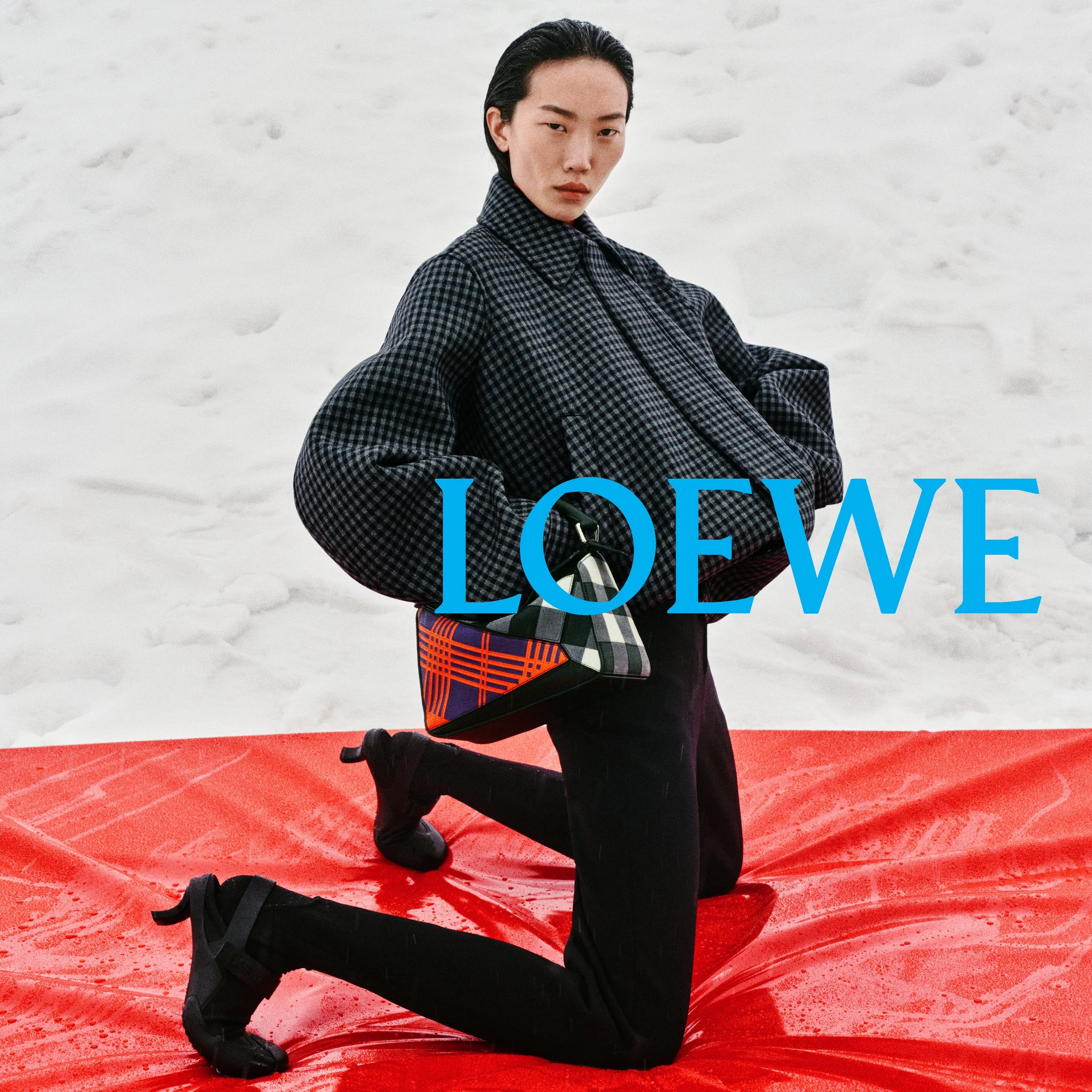 LOEWE’S FALL WINTER 2026 CAMPAIGN GOES TO THE FREEZING HIGH-ALTITUDE LANDSCAPE