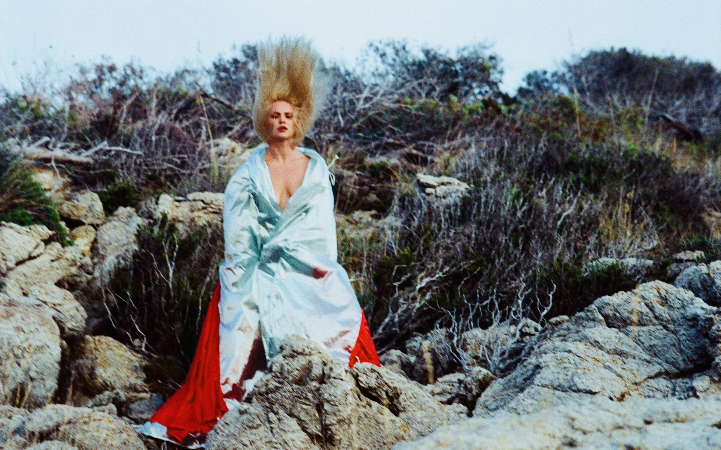 ‘HOT SUMMER DAYS’ EDITORIAL BY FABRIZIO DEL RINCON 