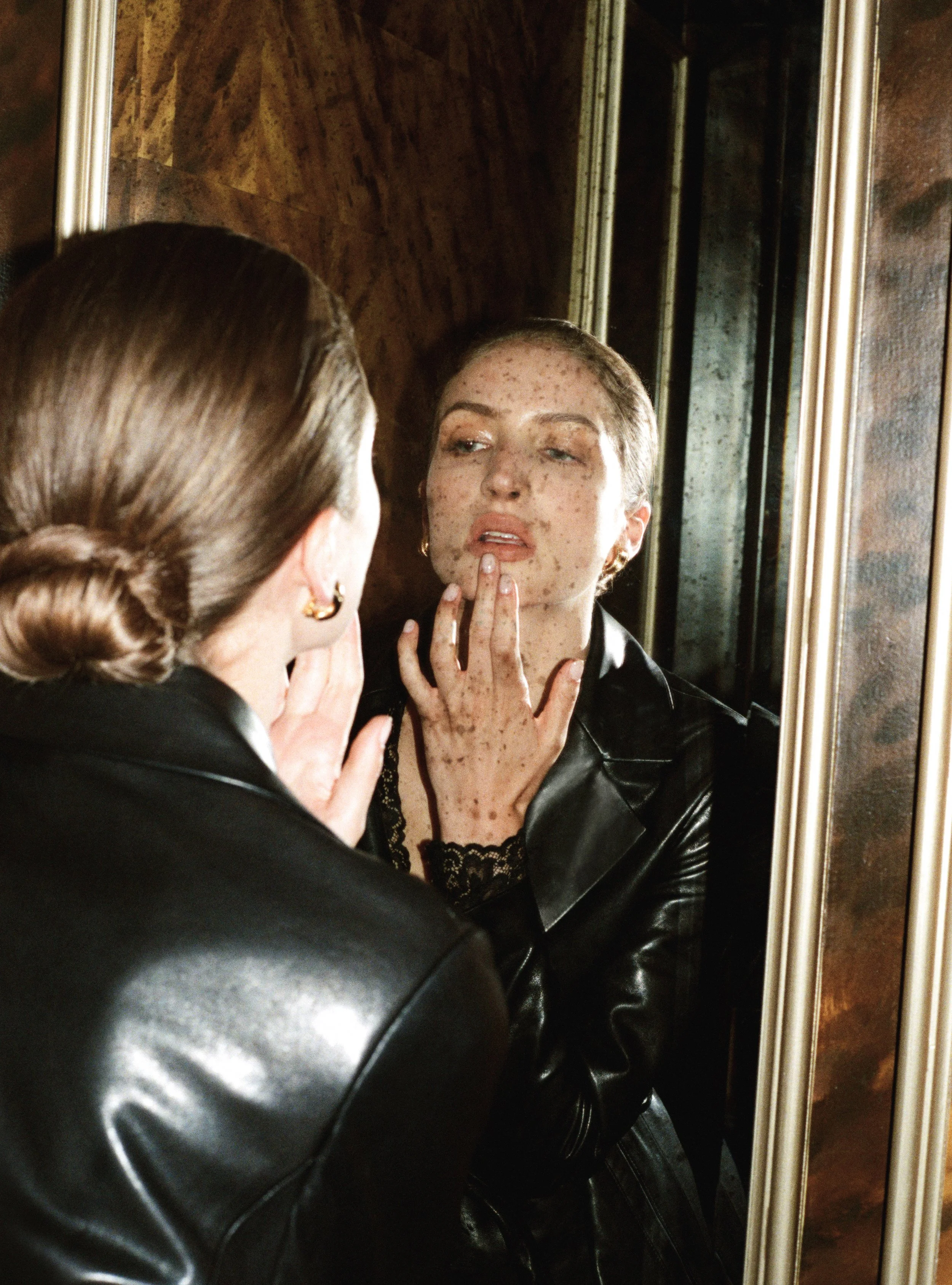Camden Noir Classique_Campaign Image_02.jpg