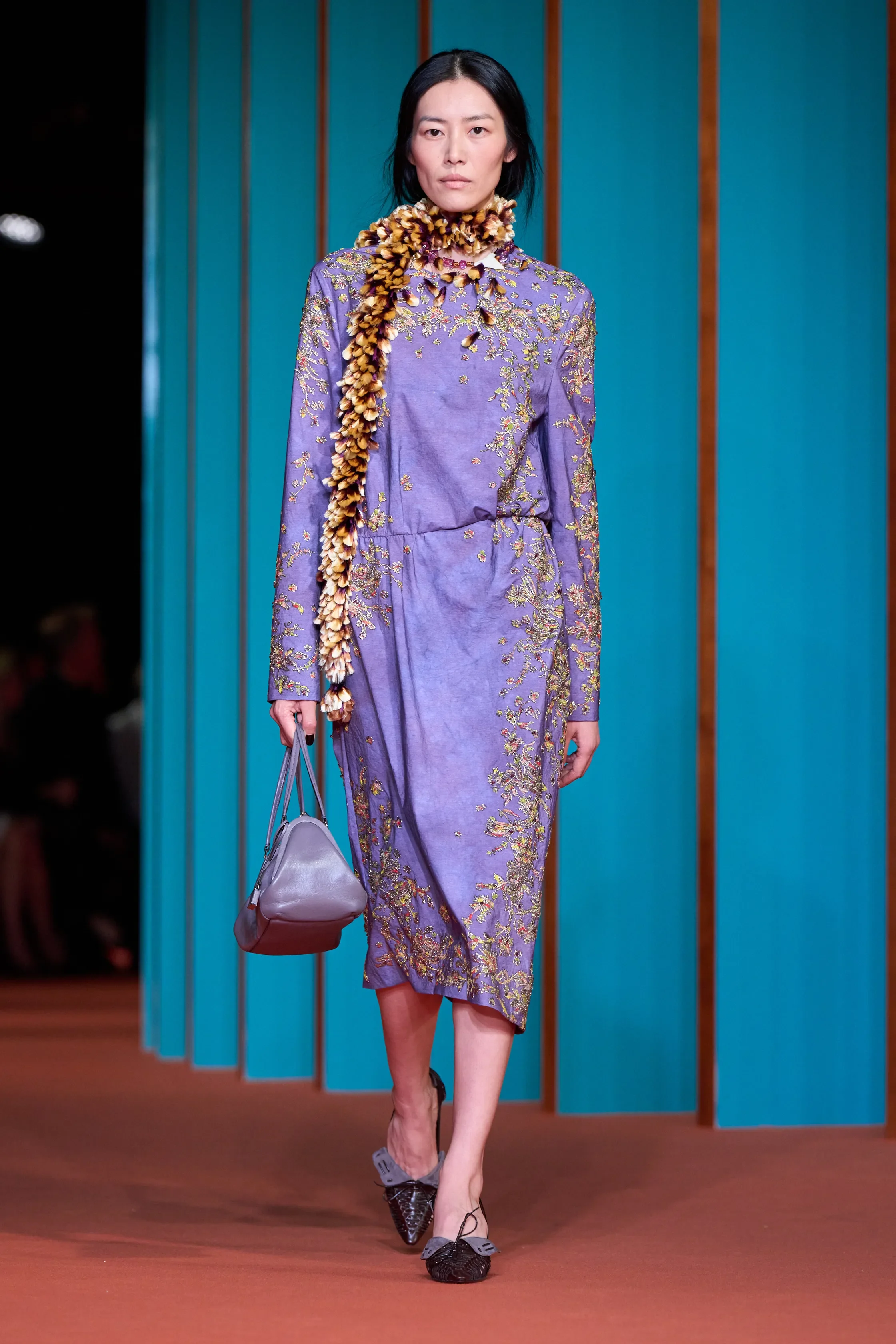 00001-tory-burch-spring-2027-ready-to-wear-credit-gorunway.jpg.webp