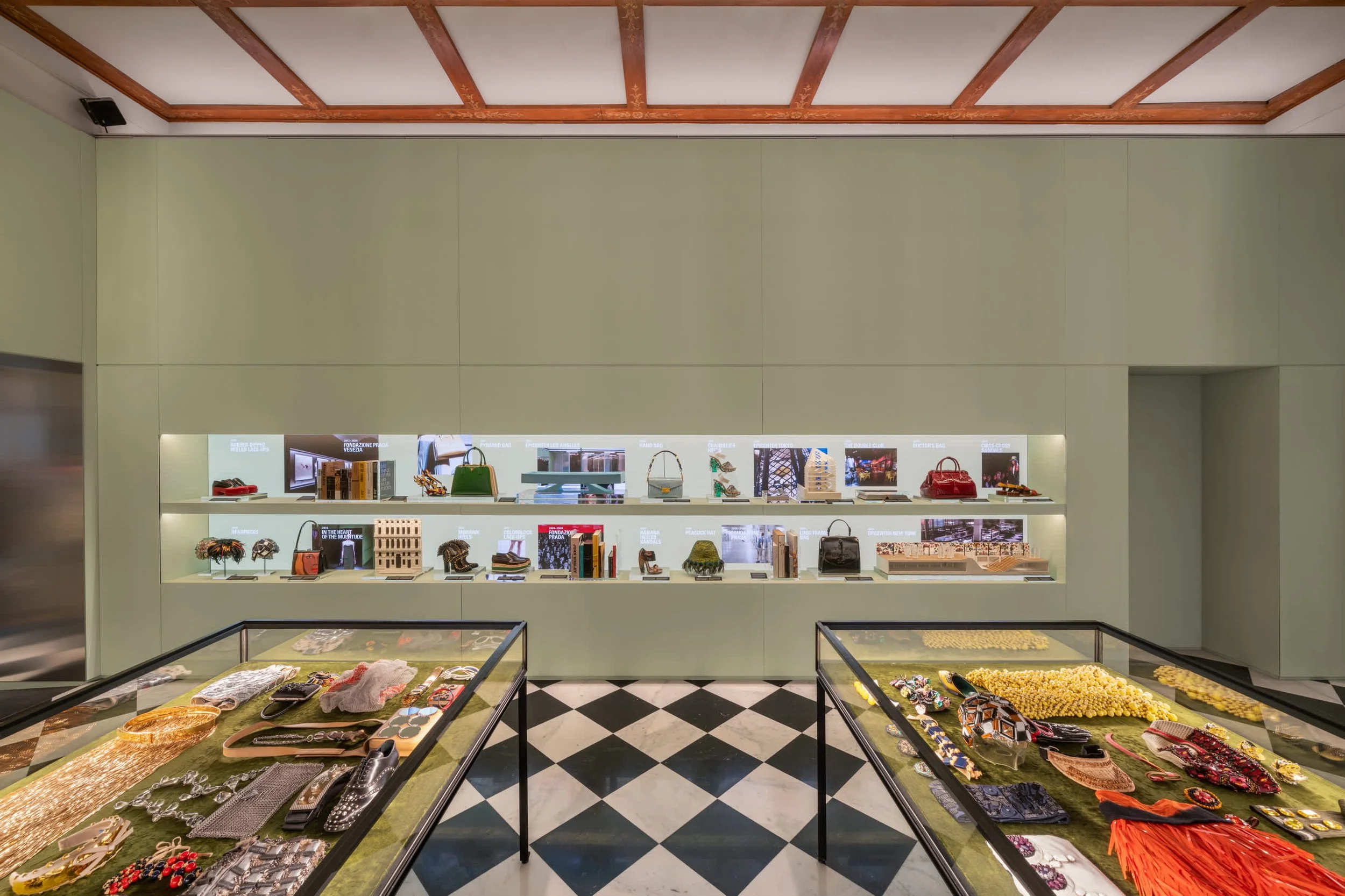 PRADA GALLERIA: AN INVITATION TO THE ESSENCE AND HISTORY OF PRADA