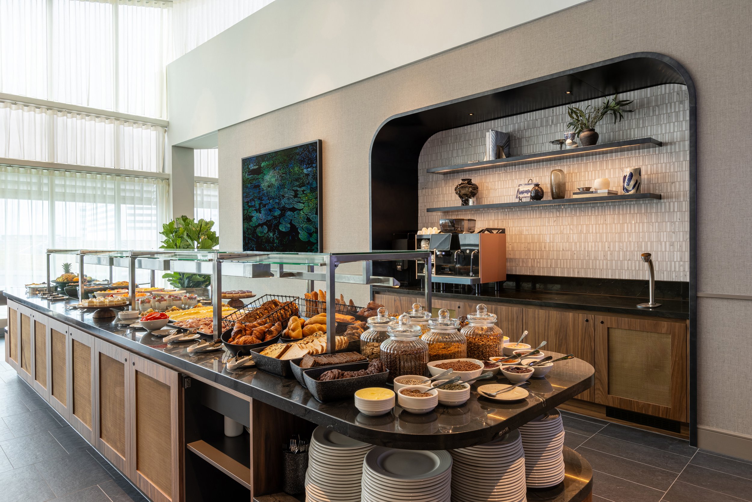 22 - Buffet - Amex Centurion Lounge Schiphol Amsterdam.jpg