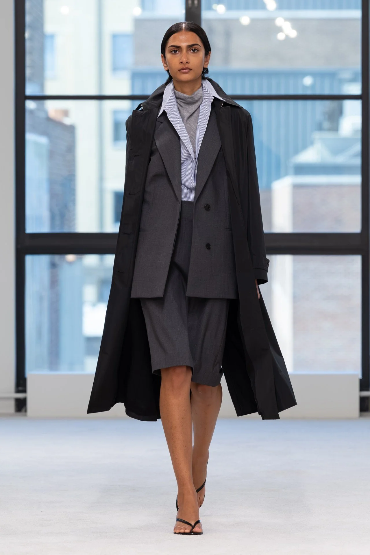 theory-spring-2027-rtw-ctsy-09.jpg