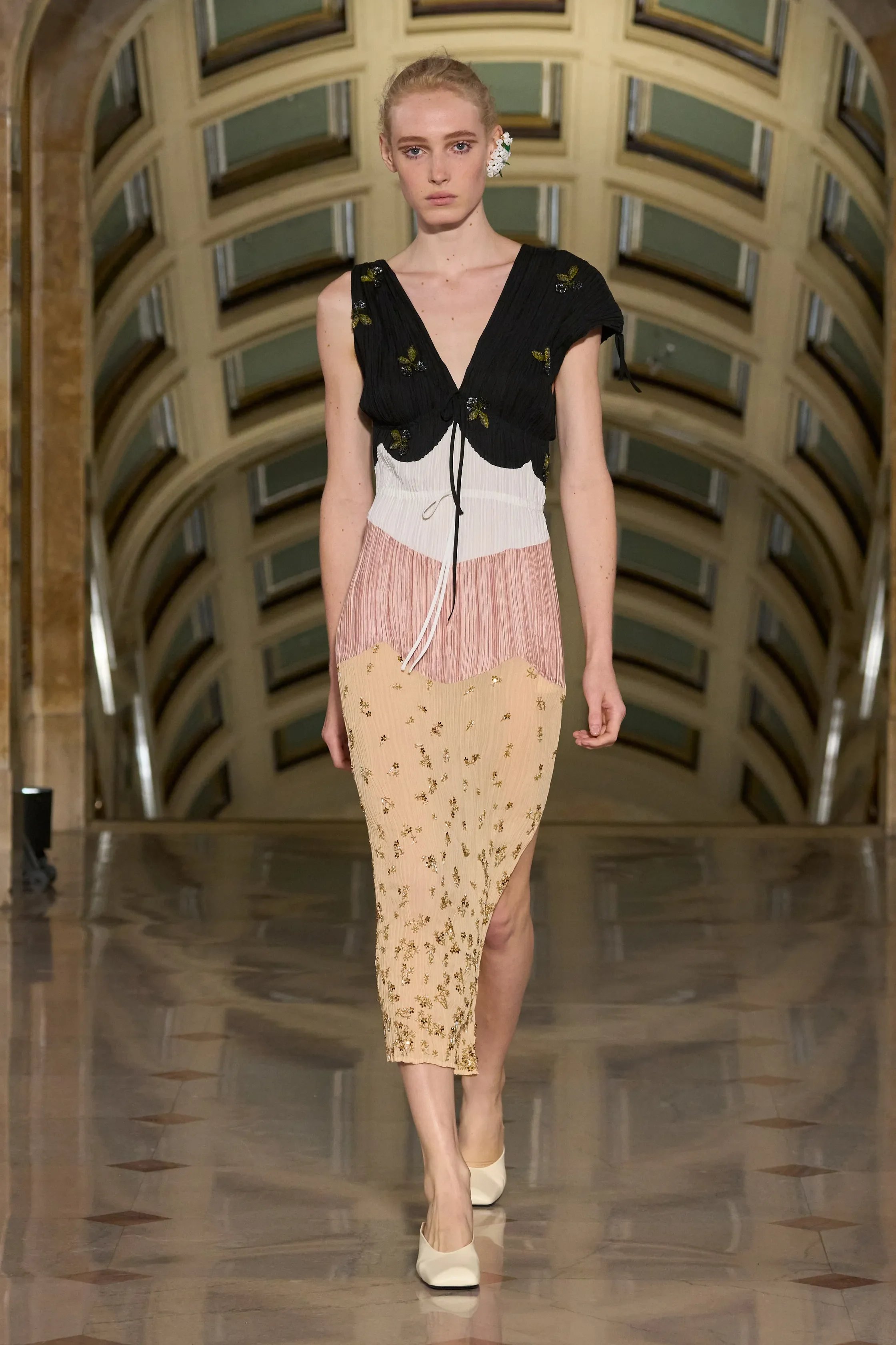 00041-altuzarra-spring-2027-ready-to-wear-credit-gorunway.jpg.webp