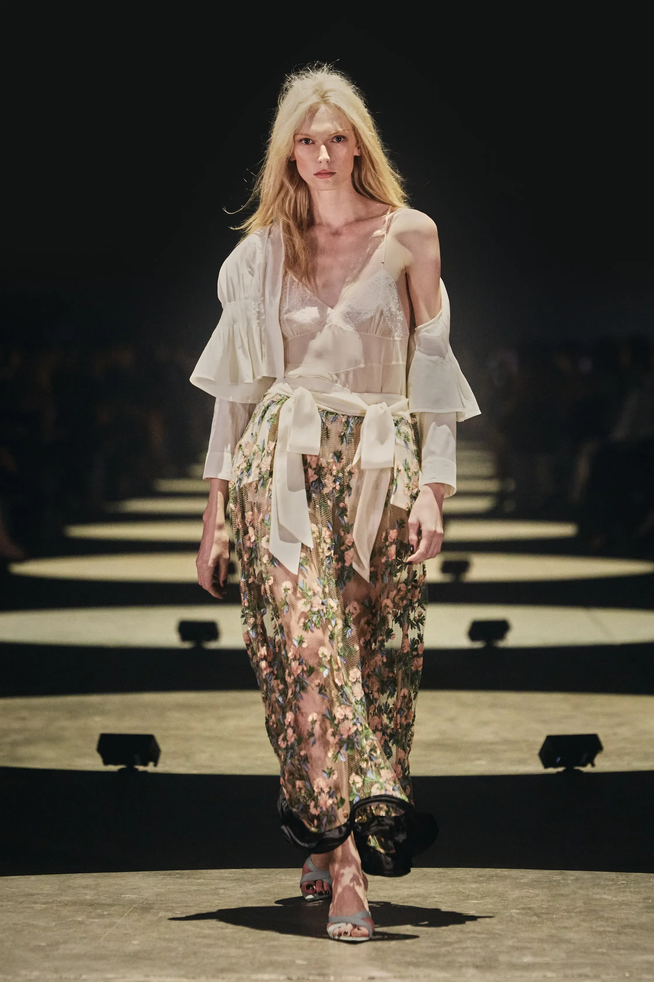 00023-khaite-spring-2027-ready-to-wear-credit-brand.jpg.webp