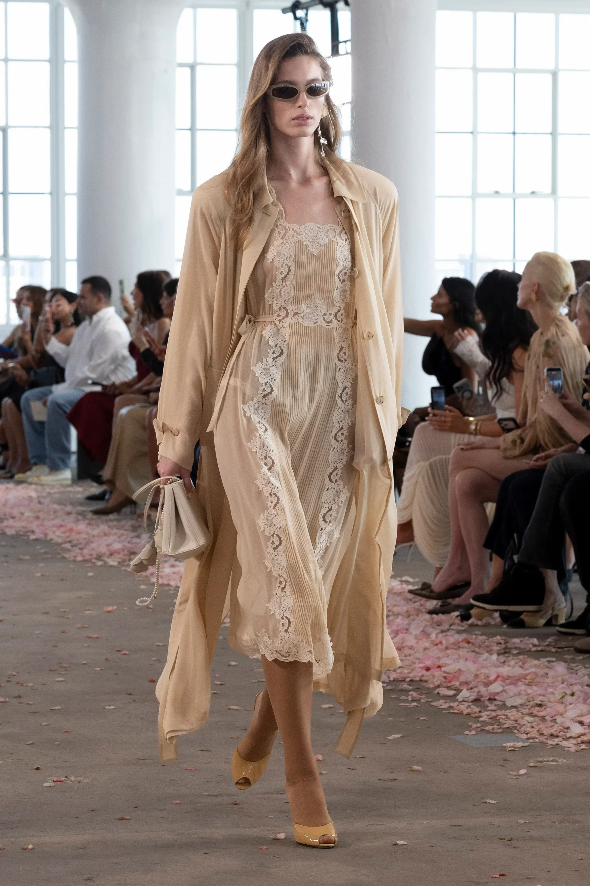 00009-magda-butrym-spring-2027-ready-to-wear-credit-brand.jpg.webp