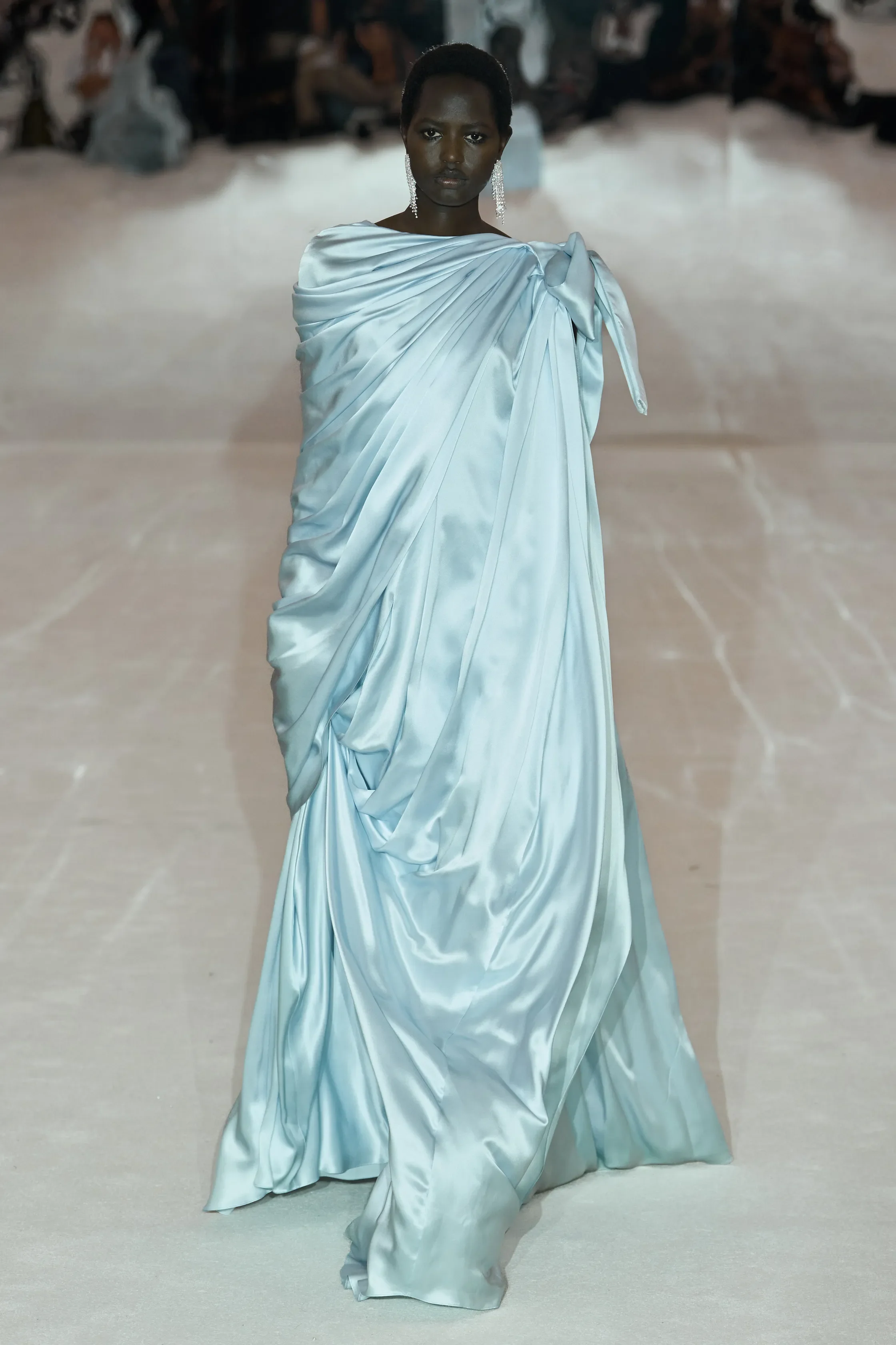 00044-richard-quinn-spring-2027-ready-to-wear-credit-gorunway.jpg.webp