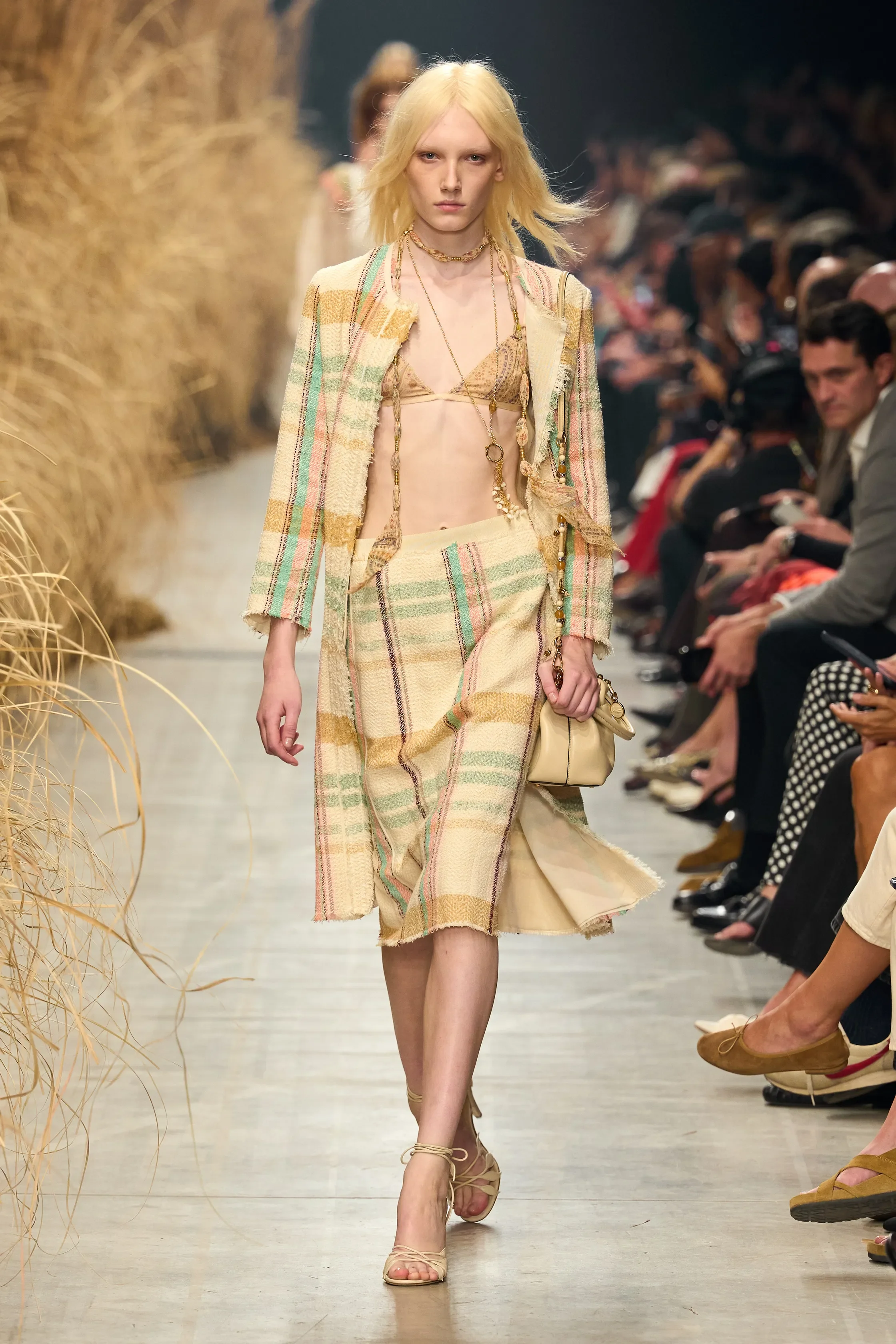 00017-etro-spring-2027-ready-to-wear-credit-gorunway.jpg.webp