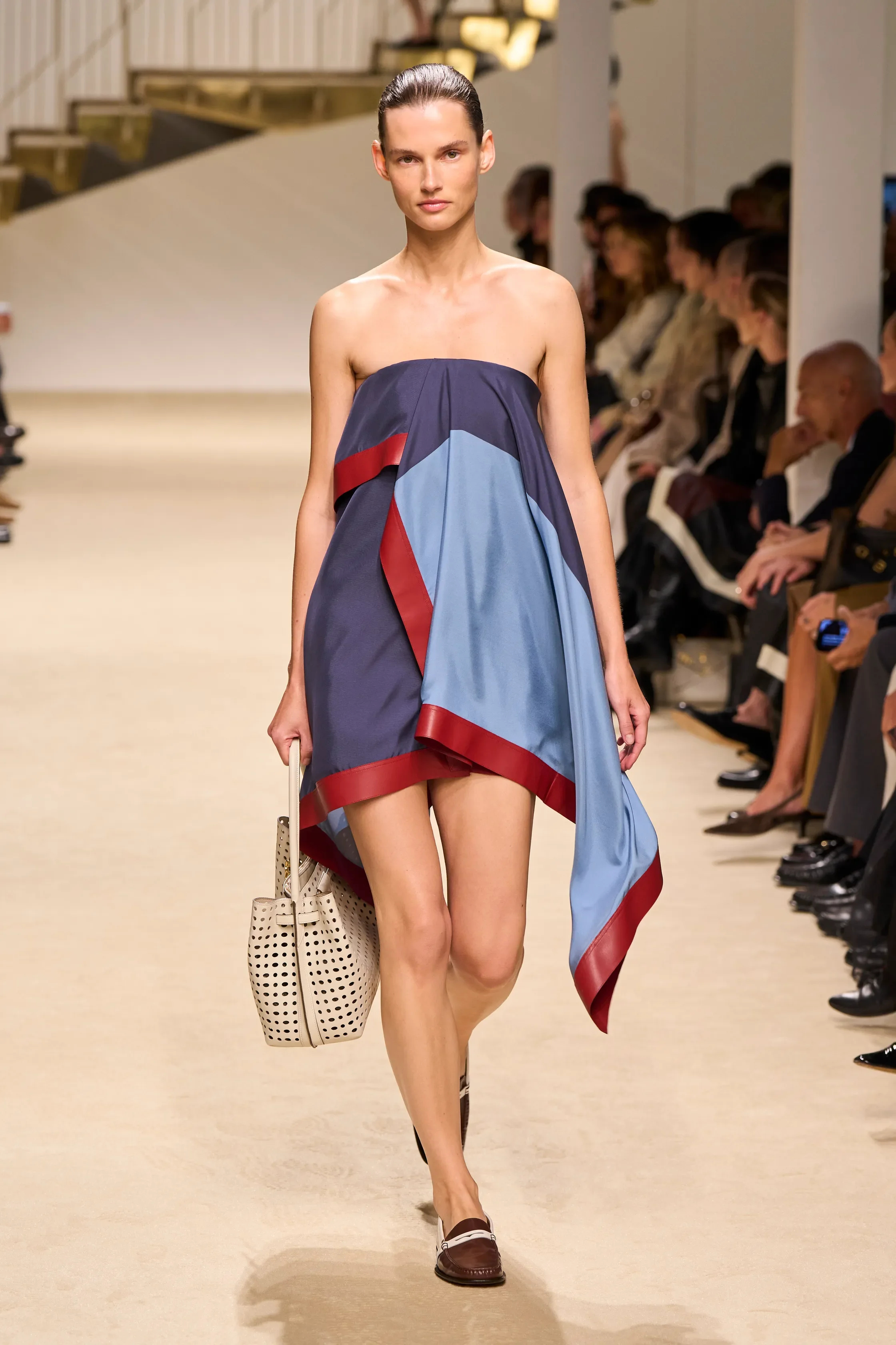 00032-tods-spring-2027-ready-to-wear-credit-gorunway.jpg.webp