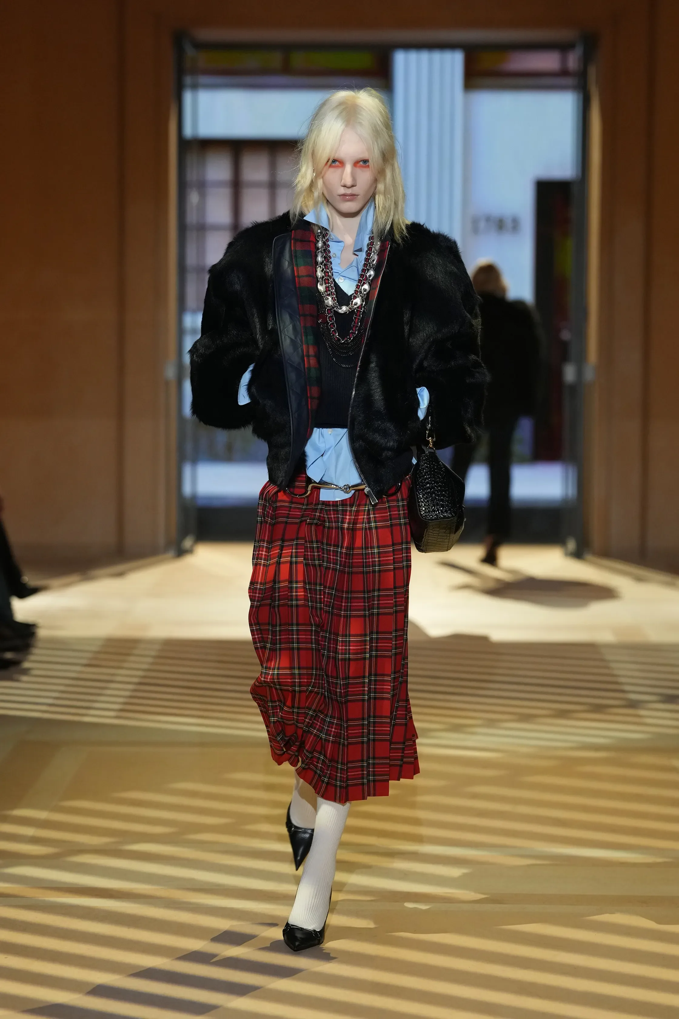 00032-gucci-spring-2027-ready-to-wear-credit-gorunway.jpg.webp