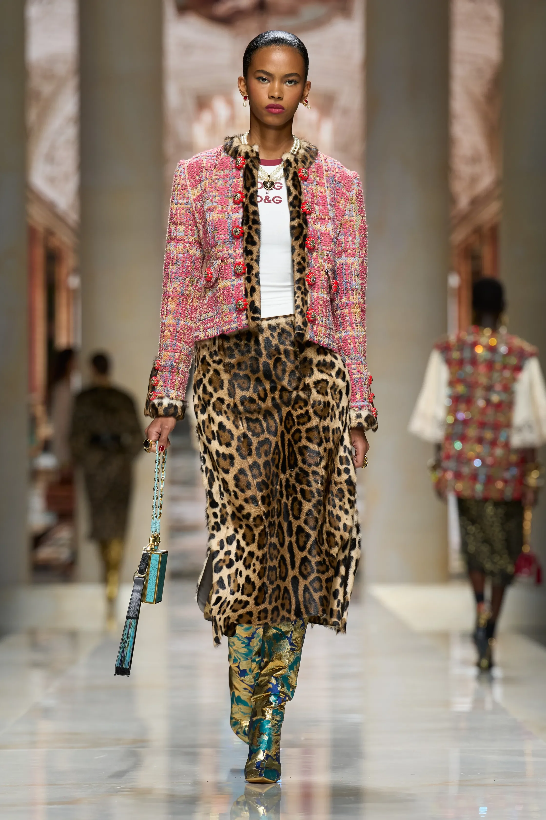 00017-dolce-and-gabbana-spring-2027-ready-to-wear-credit-gorunway.jpg.webp