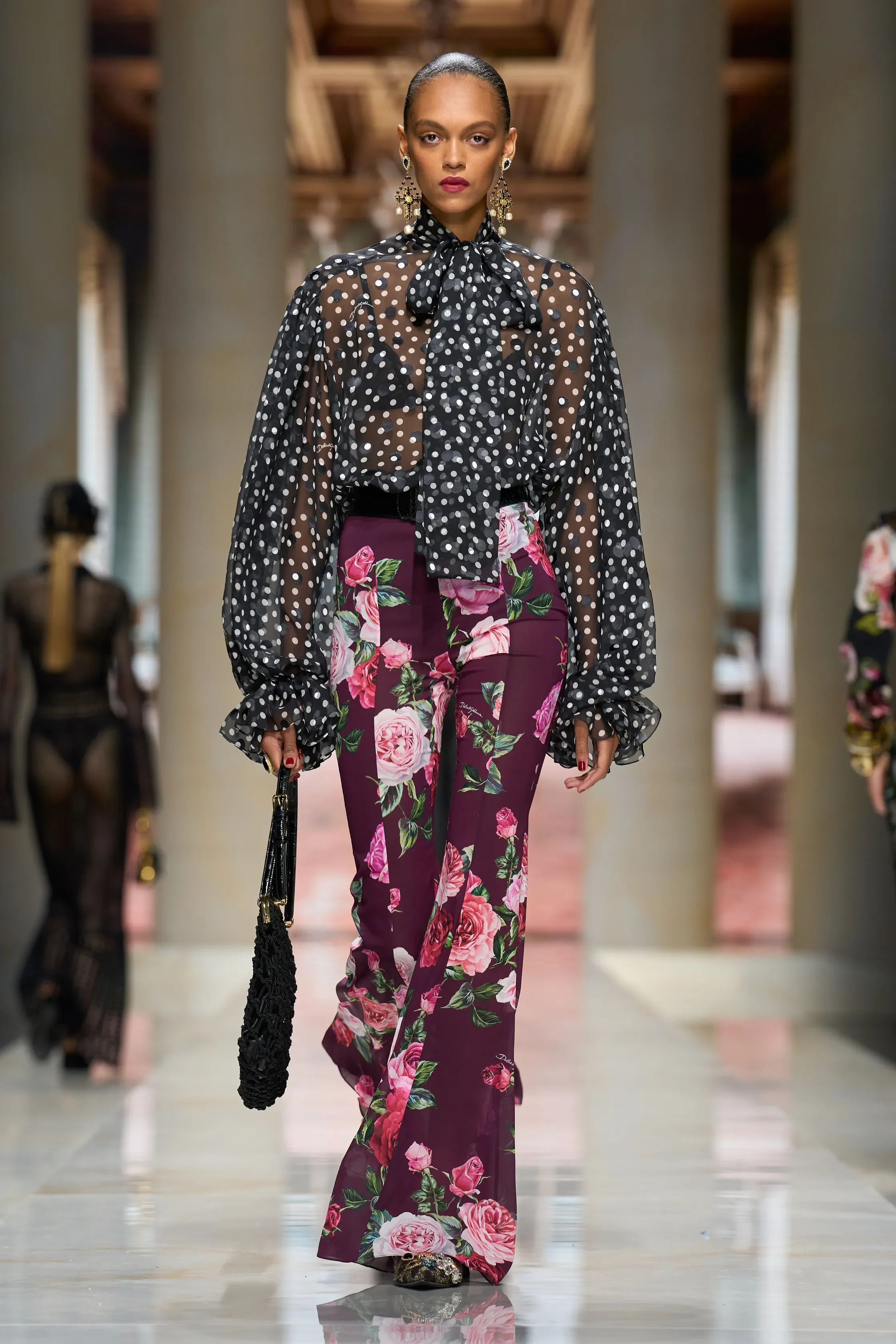 00057-dolce-and-gabbana-spring-2027-ready-to-wear-credit-gorunway.jpg.webp