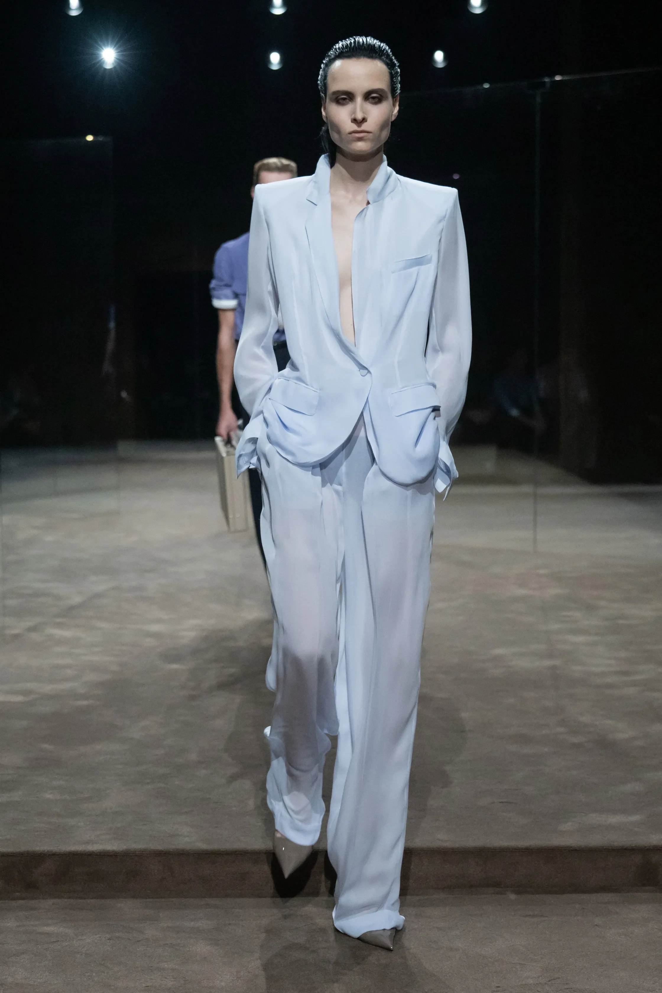 00025-tom-ford-spring-2027-ready-to-wear-credit-brand.jpg.webp
