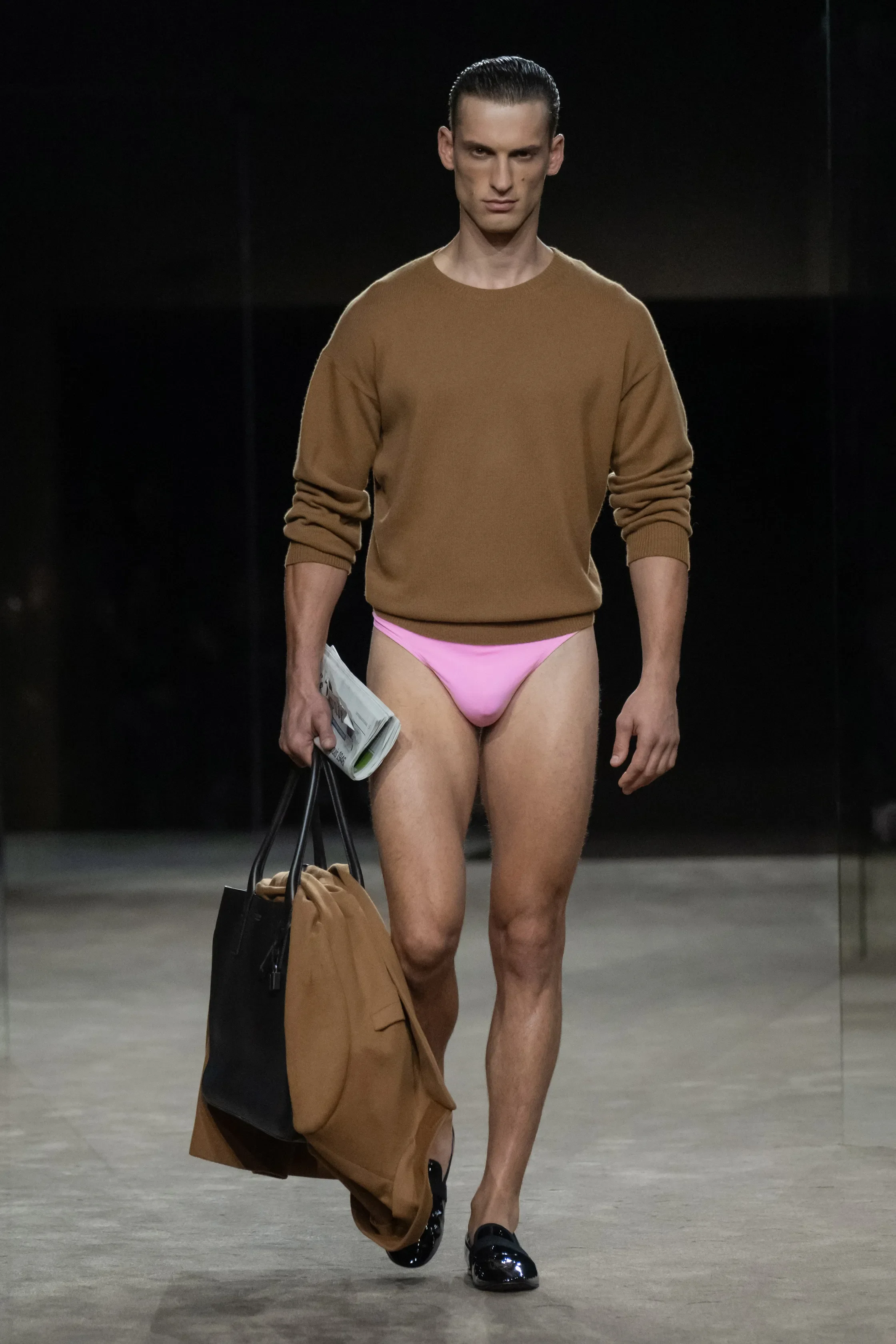 00033-tom-ford-spring-2027-ready-to-wear-credit-brand.jpg.webp