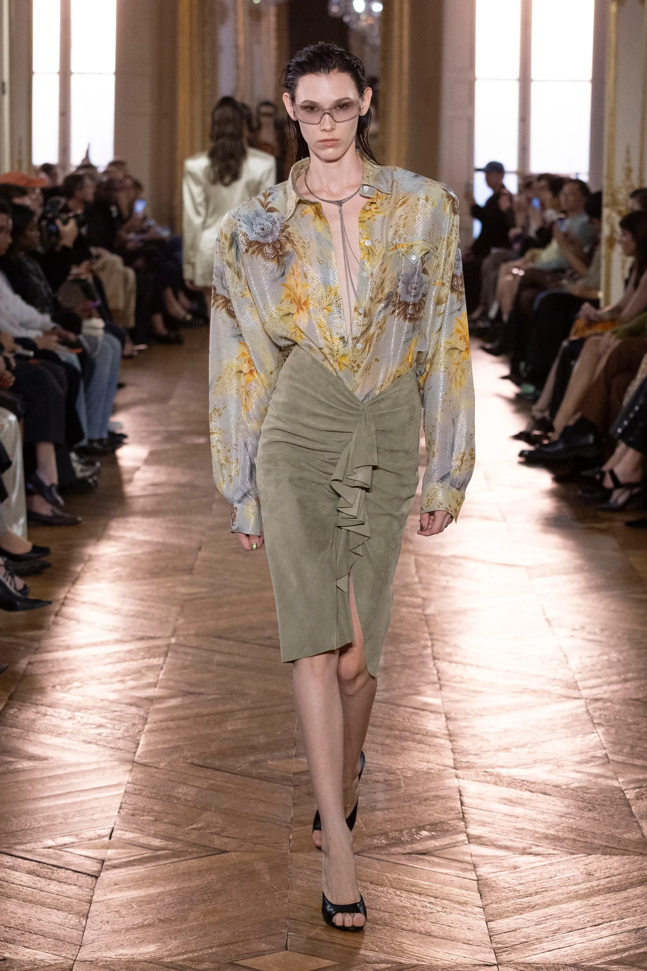 00042-balmain-spring-2027-ready-to-wear-credit-brand.jpg.webp