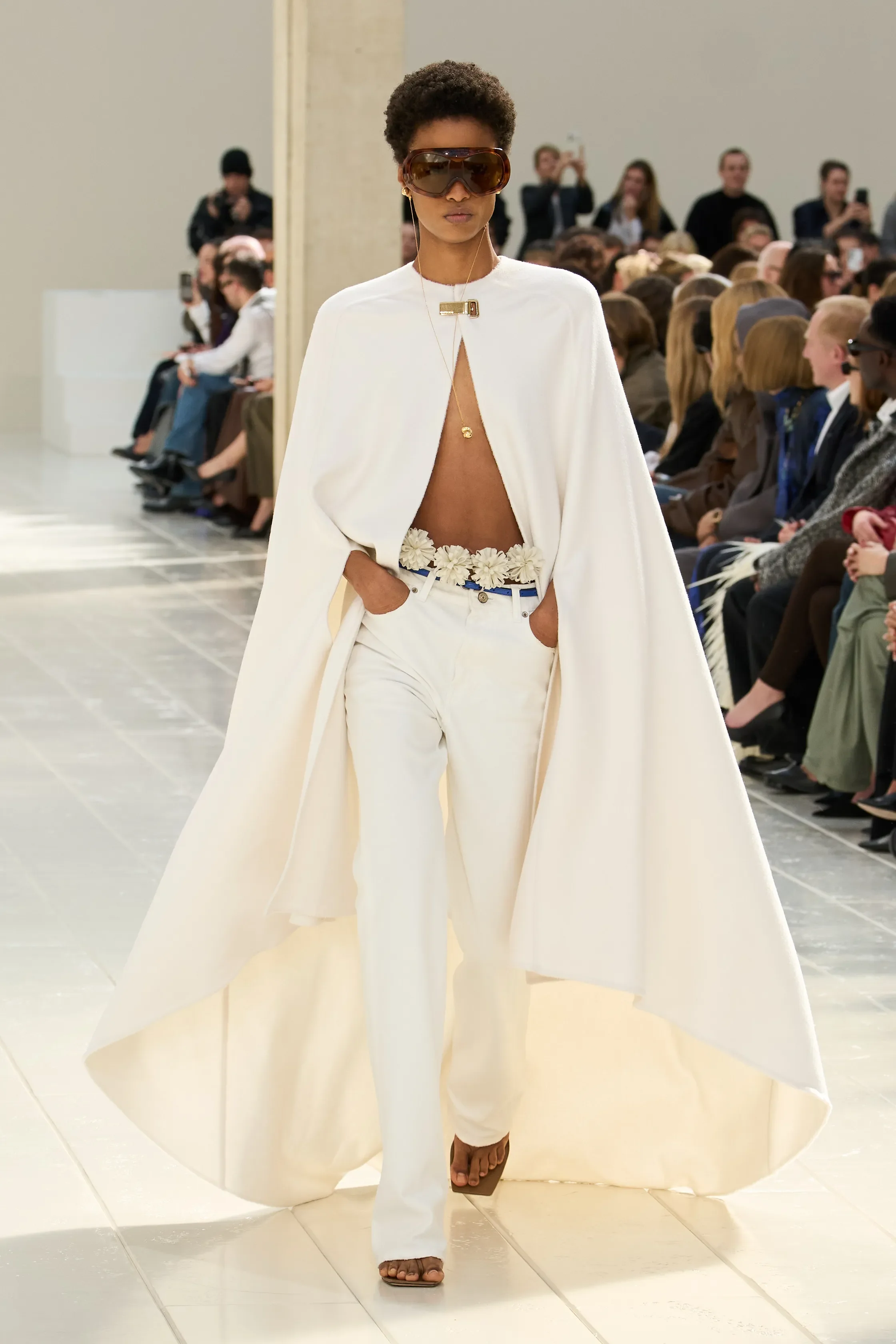 00002-balenciaga-spring-2027-ready-to-wear-credit-gorunway.jpg.webp