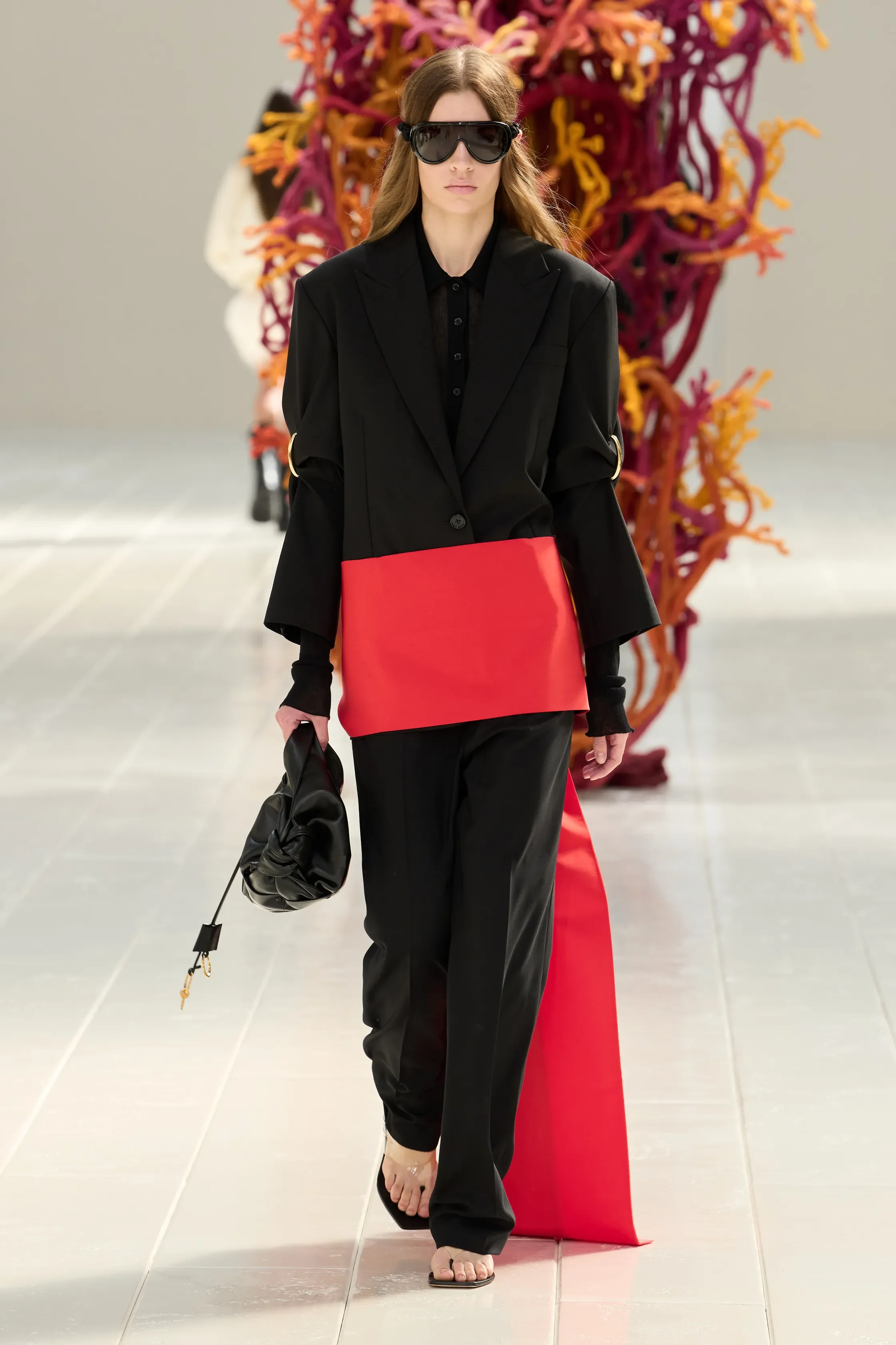 00017-balenciaga-spring-2027-ready-to-wear-credit-gorunway.jpg.webp
