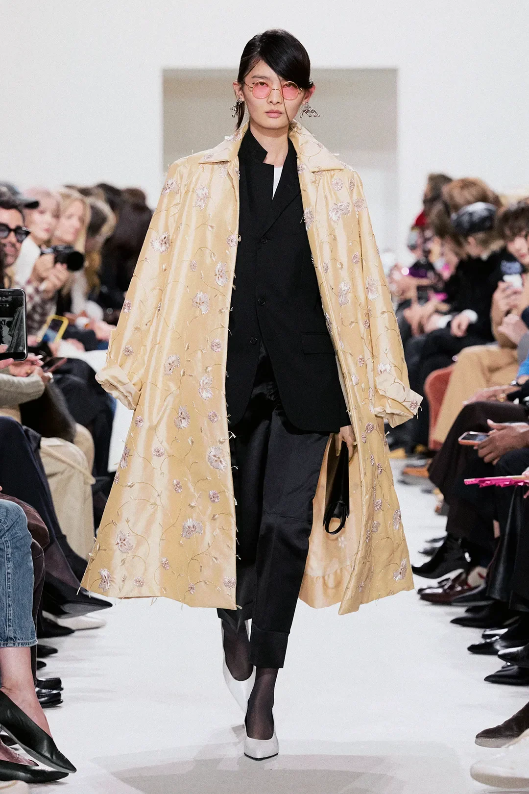 00003-celine-spring-2027-ready-to-wear-credit-brand.jpg.webp