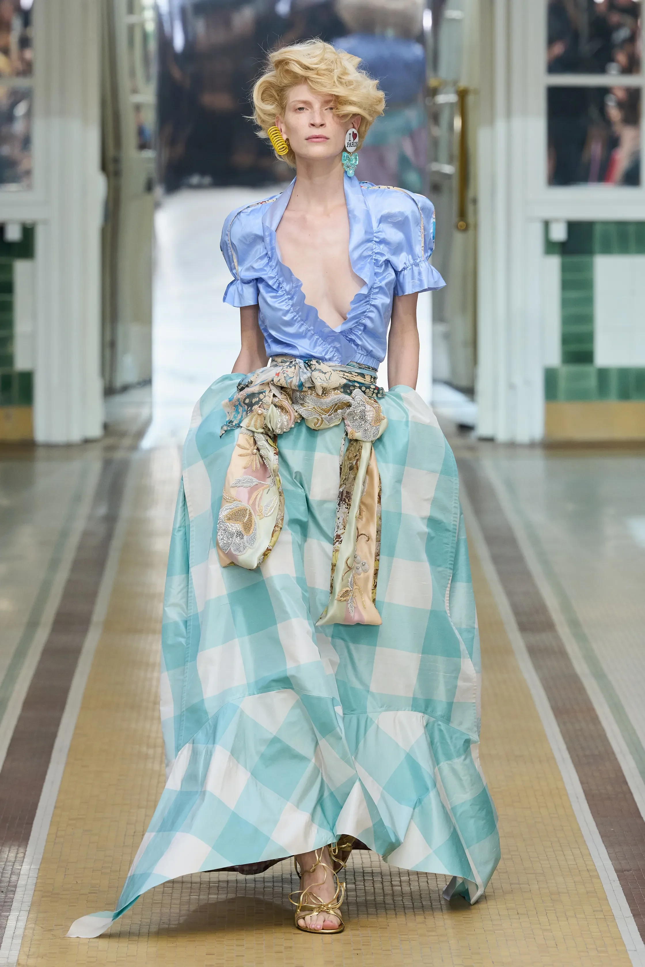 00029-andreas-kronthaler-for-vivienne-westwood-spring-2027-ready-to-wear-credit-gorunway.jpg.webp