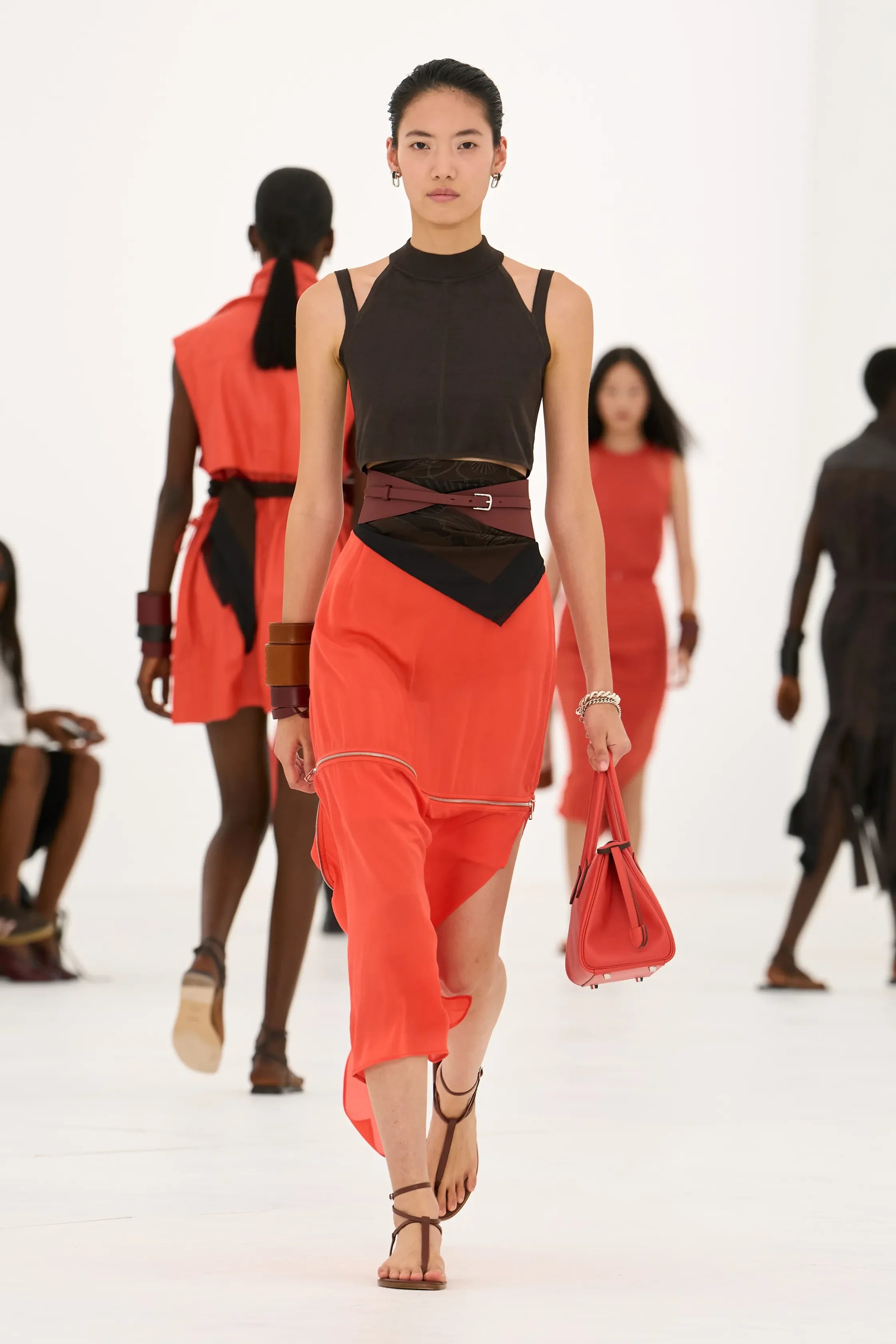 00056-hermes-spring-2027-ready-to-wear-credit-gorunway.jpg.webp