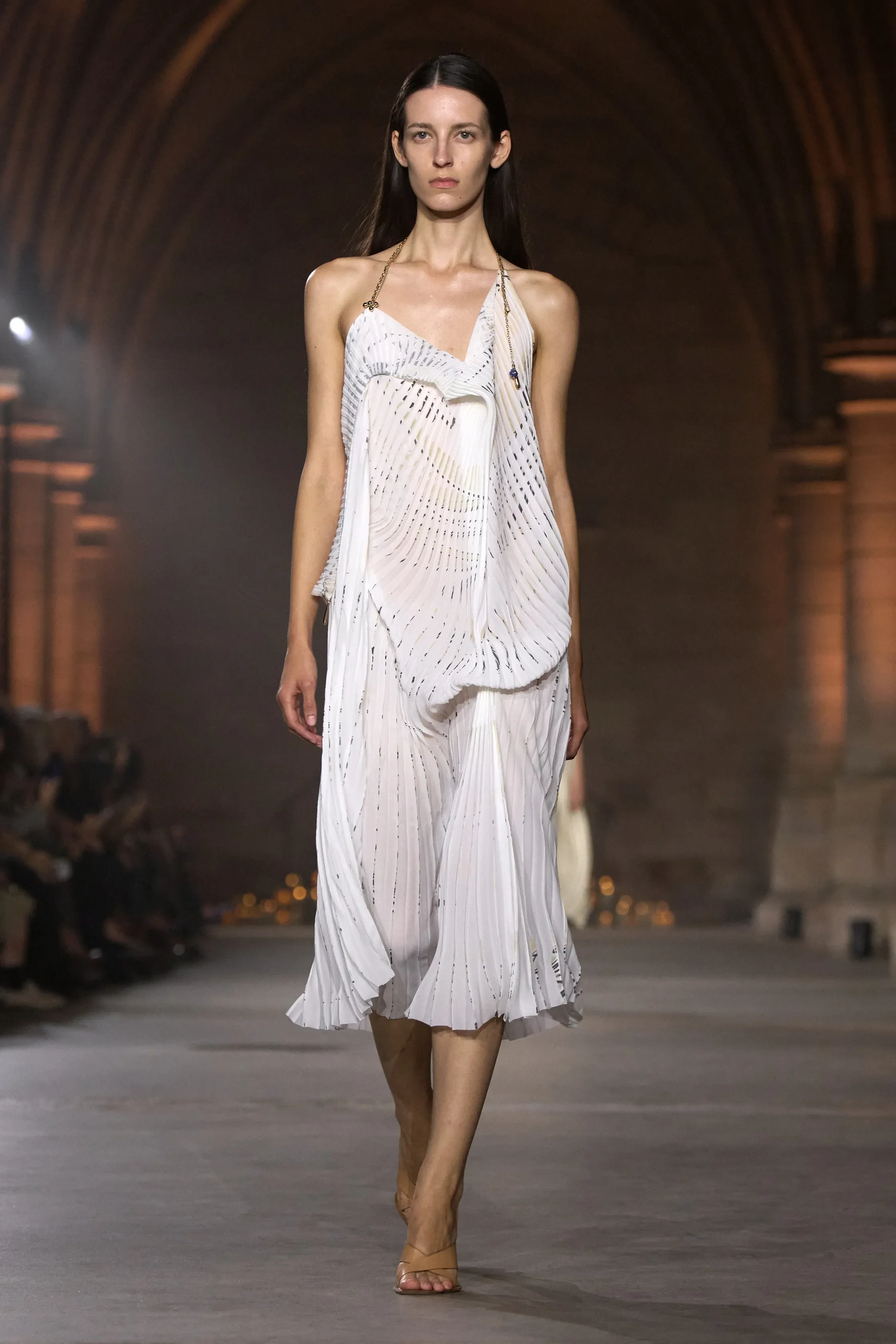 00040-victoria-beckham-spring-2027-ready-to-wear-credit-gorunway.jpg.webp