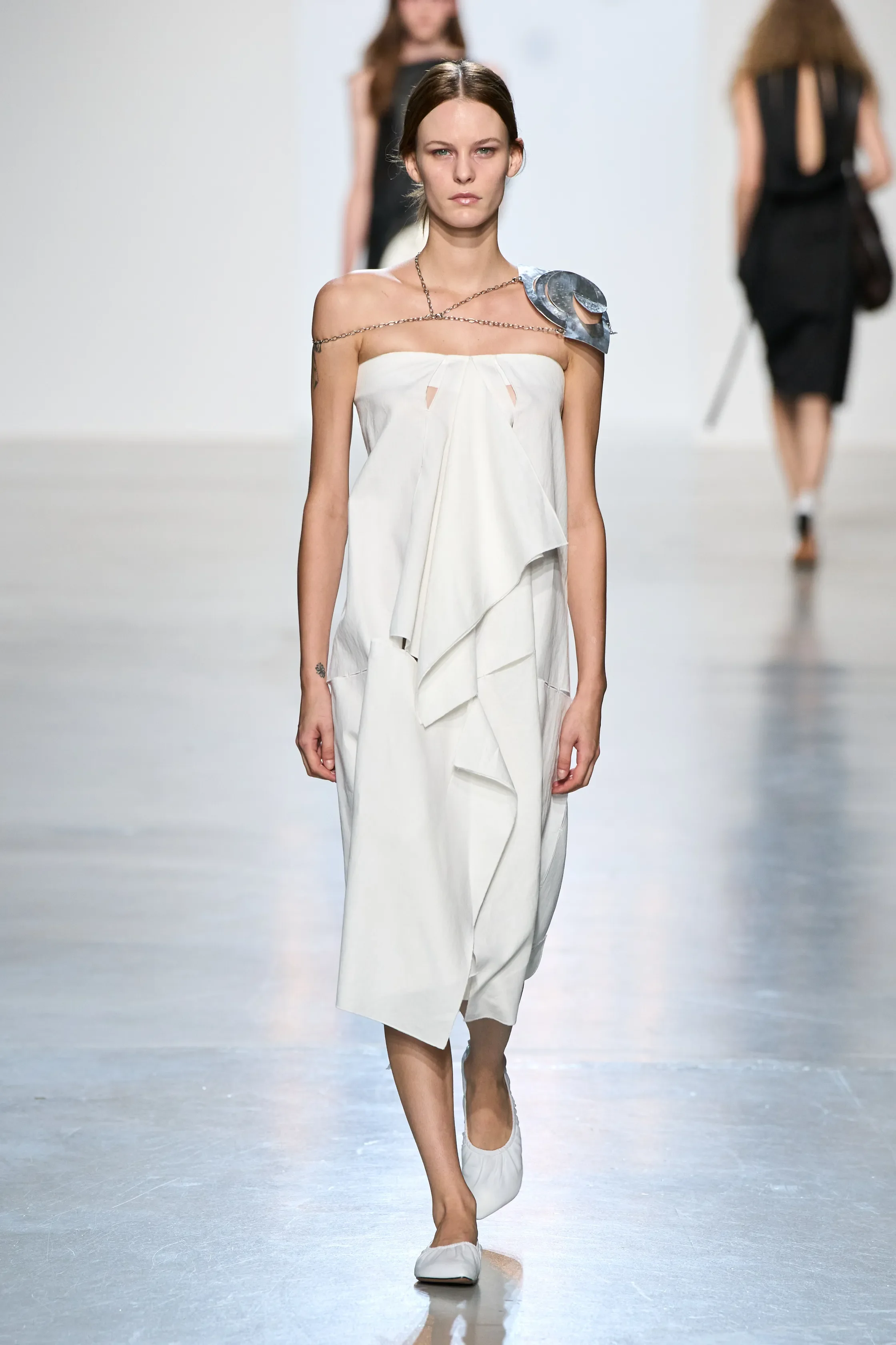 00003-niccolò-pasqualetti-spring-2027-ready-to-wear-credit-gorunway.jpg.webp