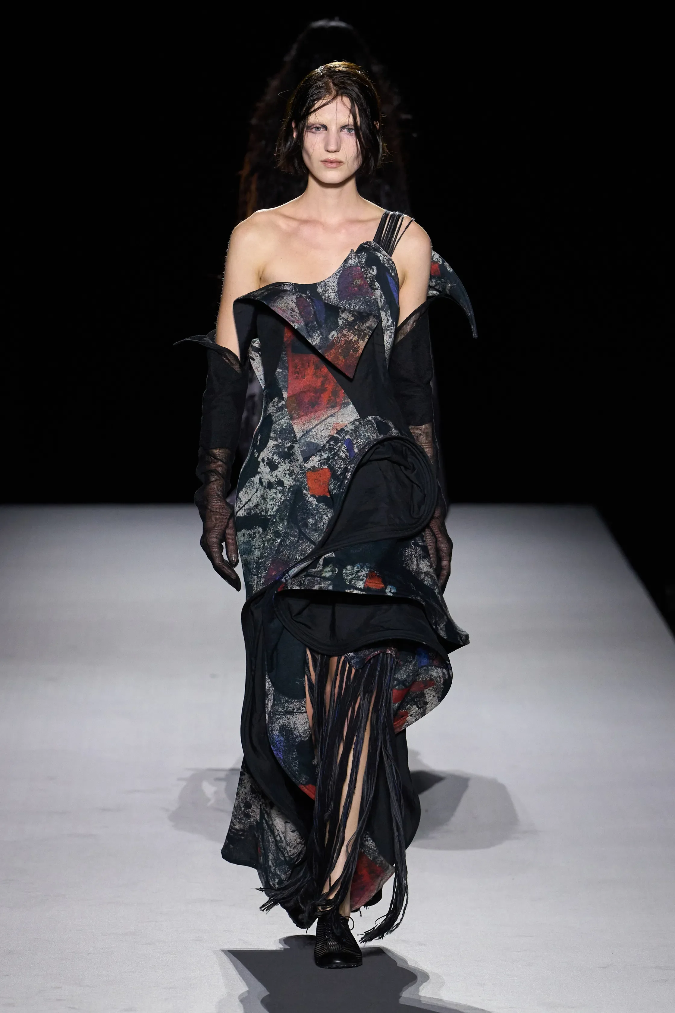 00015-yohji-yamamoto-spring-2027-ready-to-wear-credit-gorunway.jpg.webp