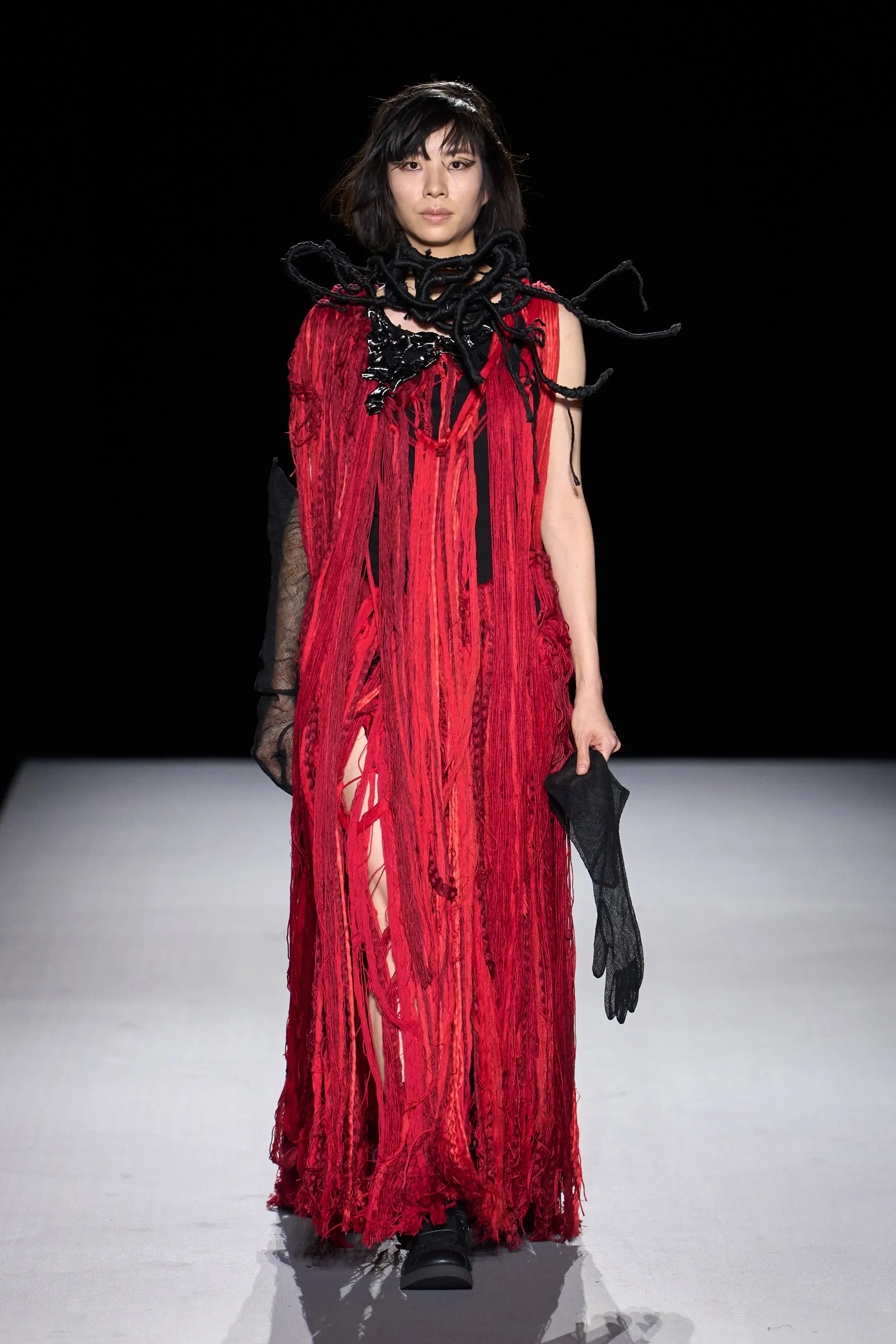 00042-yohji-yamamoto-spring-2027-ready-to-wear-credit-gorunway.jpg.webp