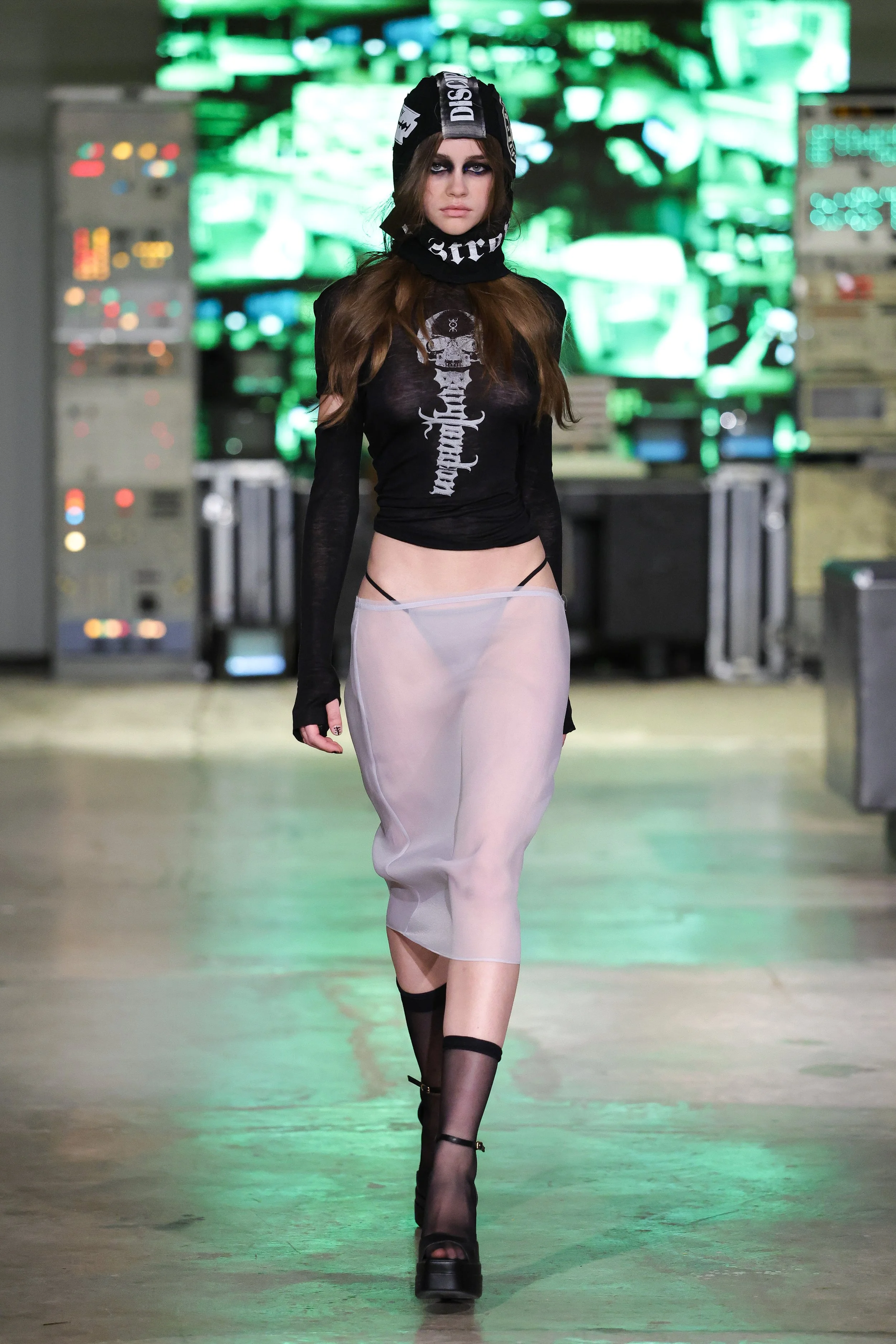 LOOK 32.jpg