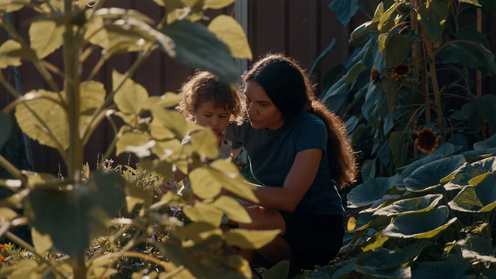 ROBYN_HERO_FINAL_V1.00_03_08_15.Still014.jpg