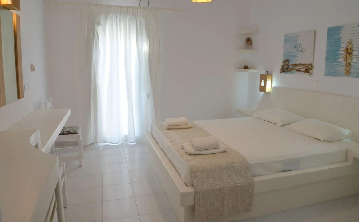 Corali Hotel in Milos