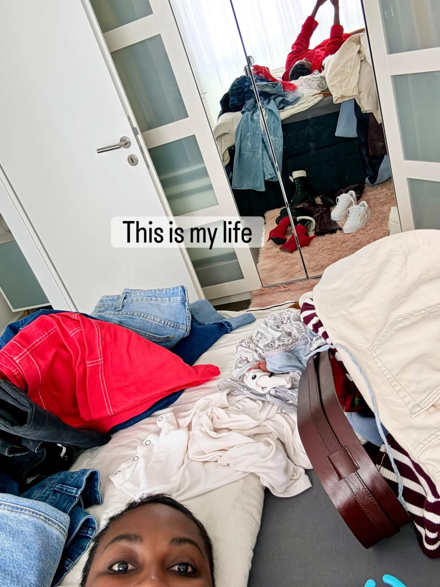 A messy life, a messy wardrobe. It&rsquo;s all still a work in progress.

#itsfaithmueller #personalstyleblogger #germany